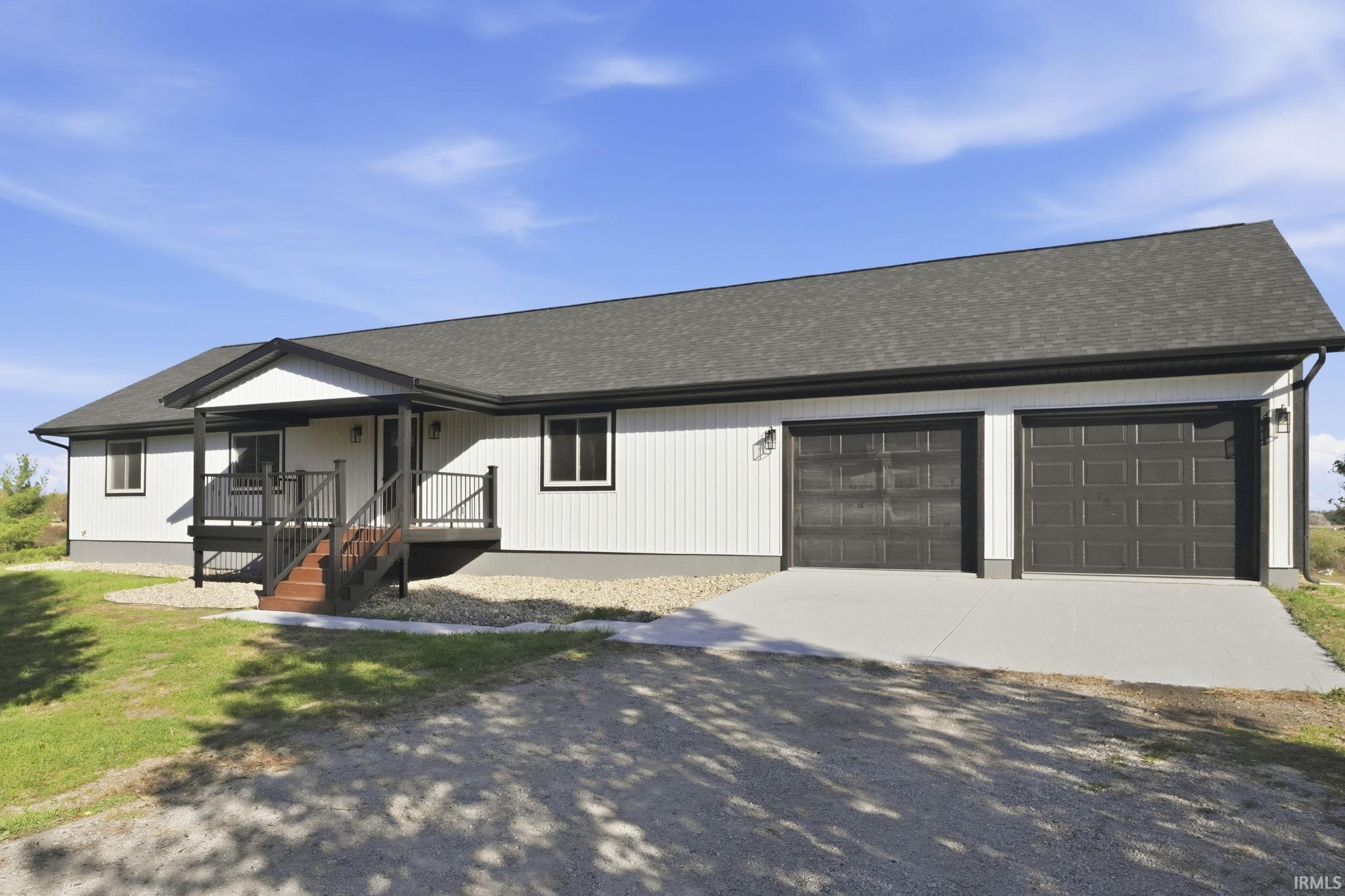 Churubusco, Indiana, 46723, United States, 3 Bedrooms Bedrooms, ,3 BathroomsBathrooms,Residential,For Sale,1987085