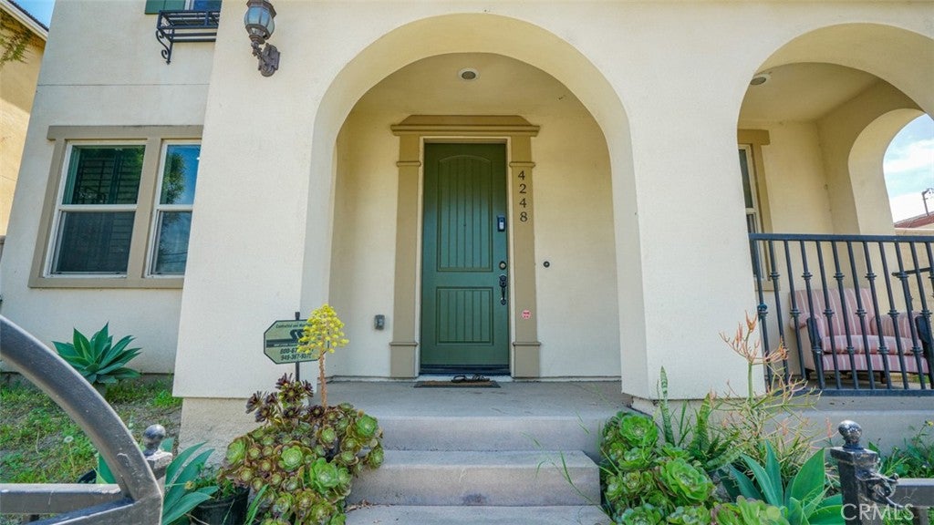 Santa Ana, California, 92703, United States, 4 Bedrooms Bedrooms, ,3 BathroomsBathrooms,Residential,For Sale,1793087