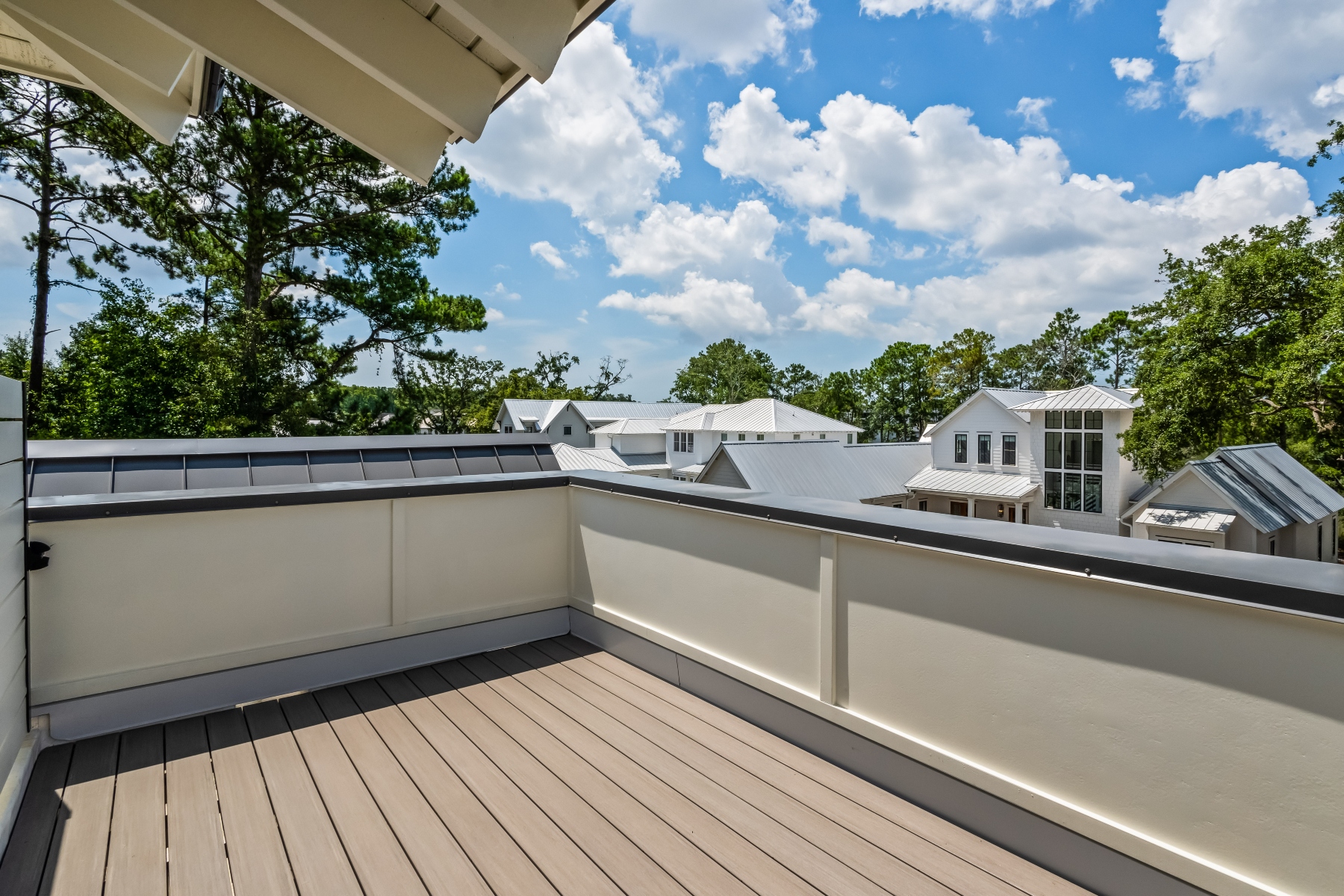  700 Stucco Lane, Mount Pleasant - 物件實景