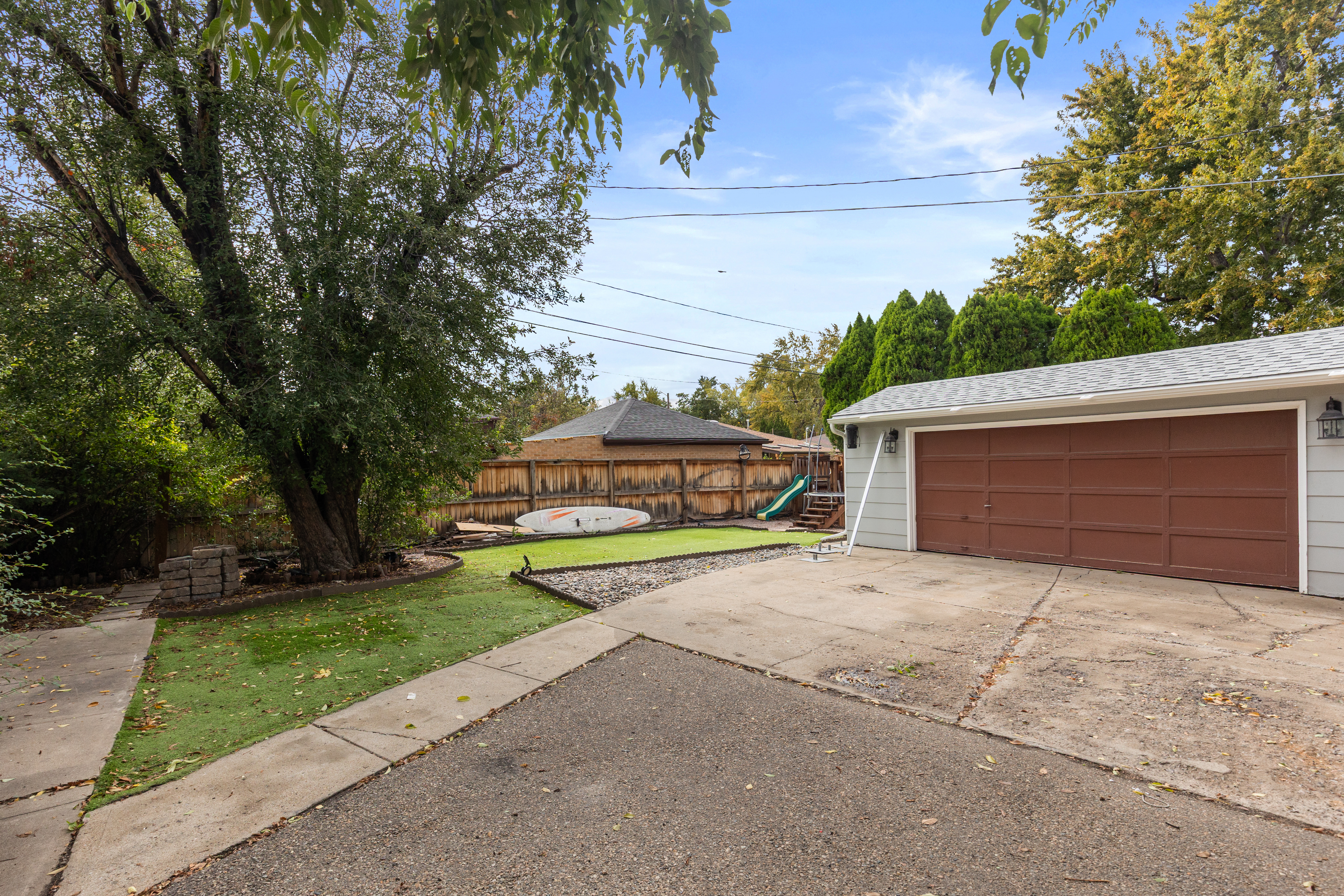  Wheat Ridge Home with Detached Garage and Flexible Upper Suite - 物件實景