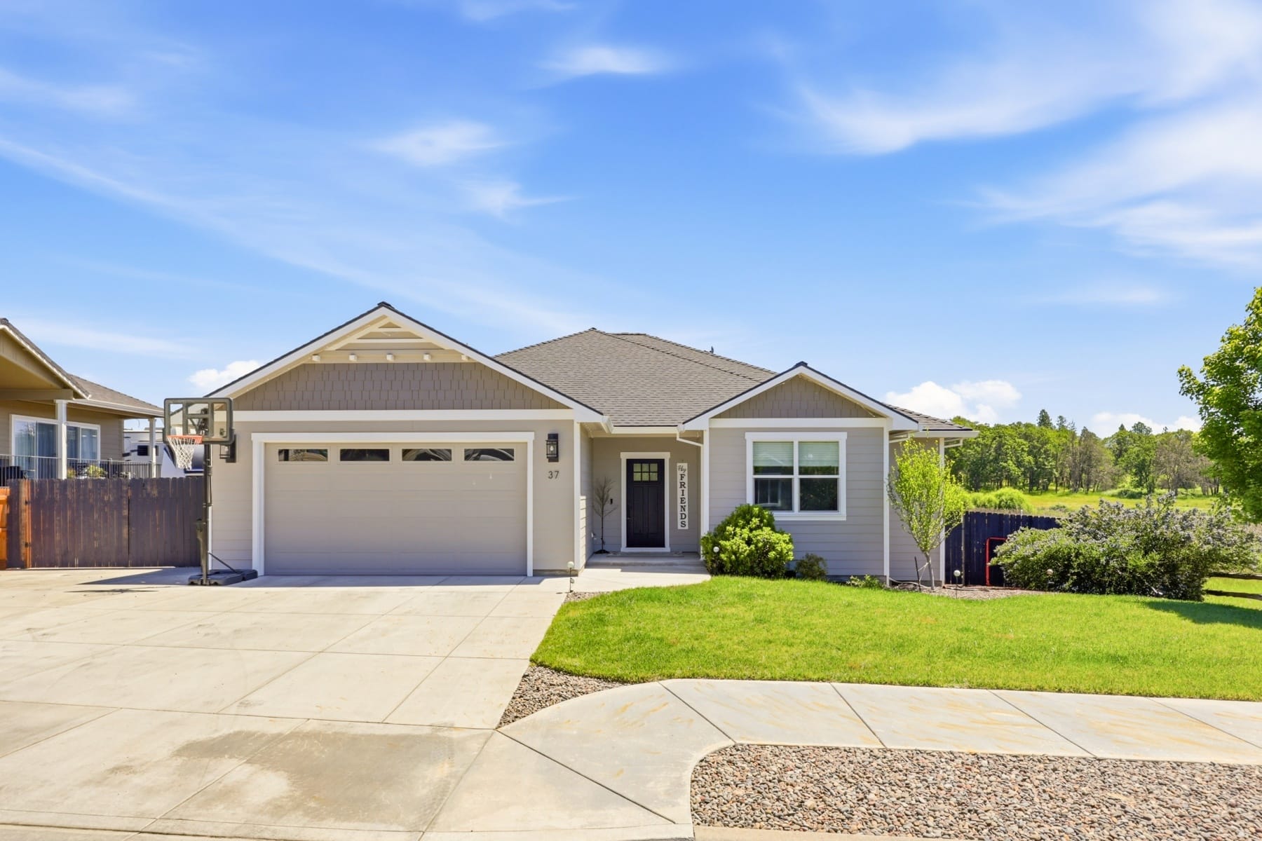  37 Terra Linda Court Eagle Point, OR 97524 - 物件實景