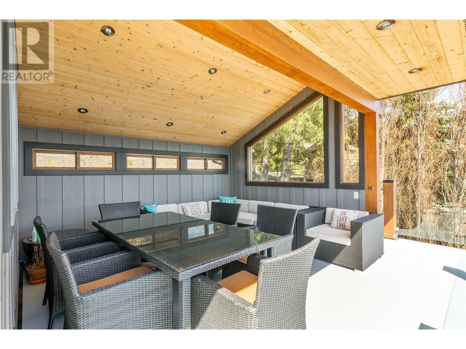 ANGLEMONT, British Columbia, V0E 1M8, CA, 5 Bedrooms Bedrooms, ,4 BathroomsBathrooms,Residential,For Sale,1838745