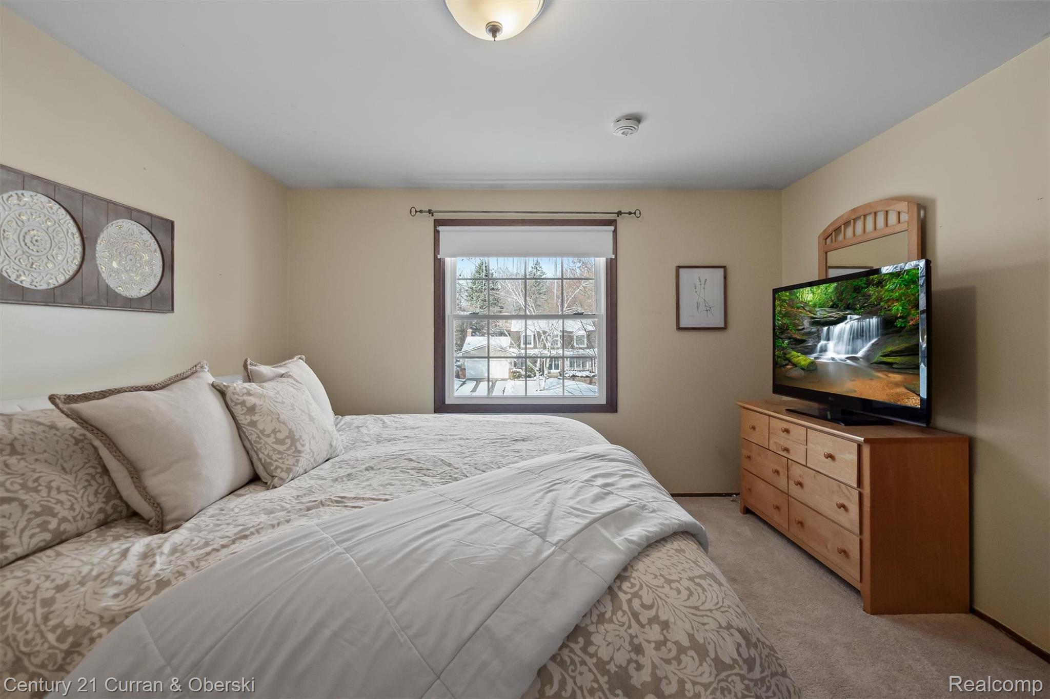 Northville, Michigan, 48167, United States, 5 Bedrooms Bedrooms, ,3 BathroomsBathrooms,Residential,For Sale,2009977