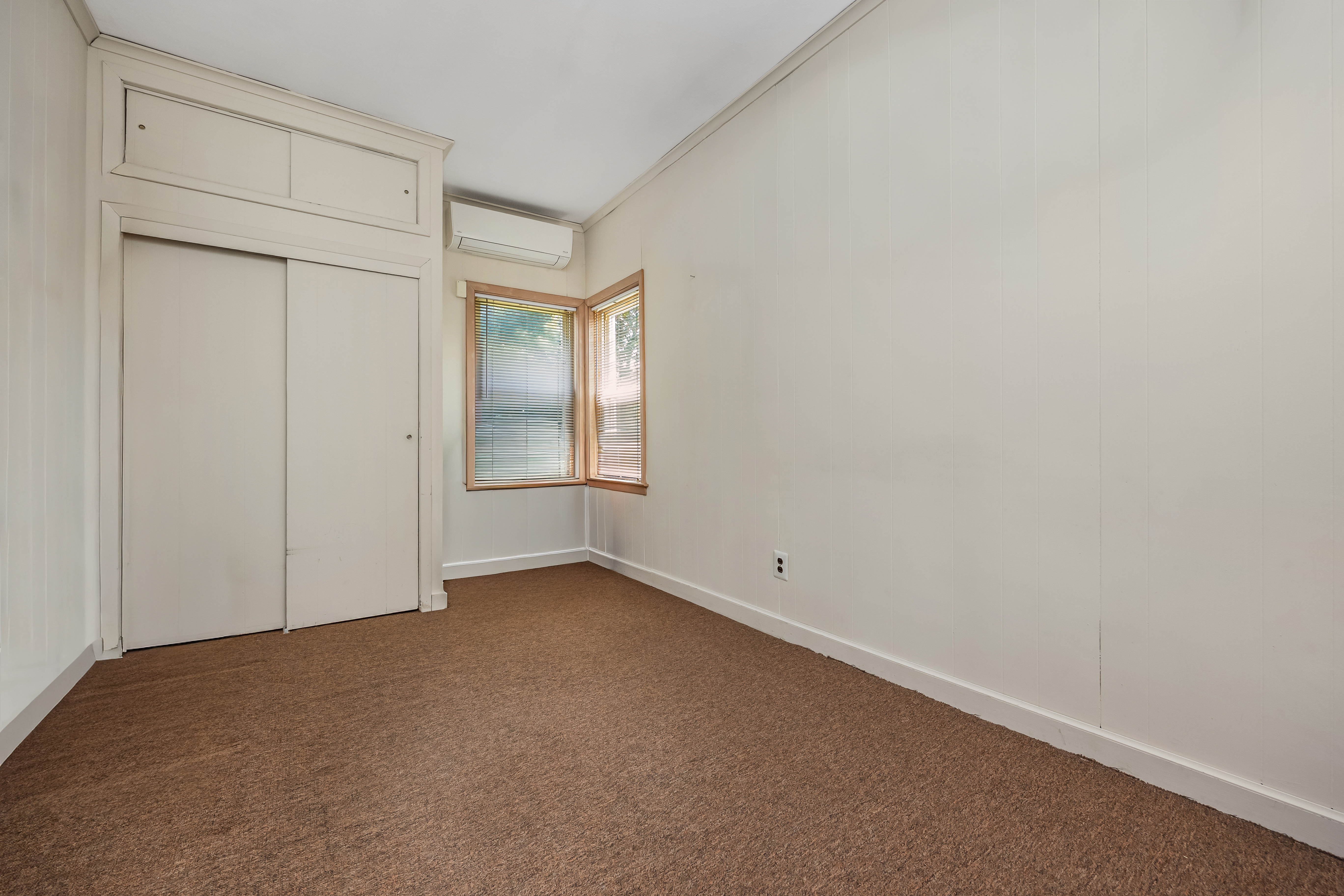 West Babylon, New York, 11704, United States, 5 Bedrooms Bedrooms, ,3 BathroomsBathrooms,Residential,For Sale,2048080
