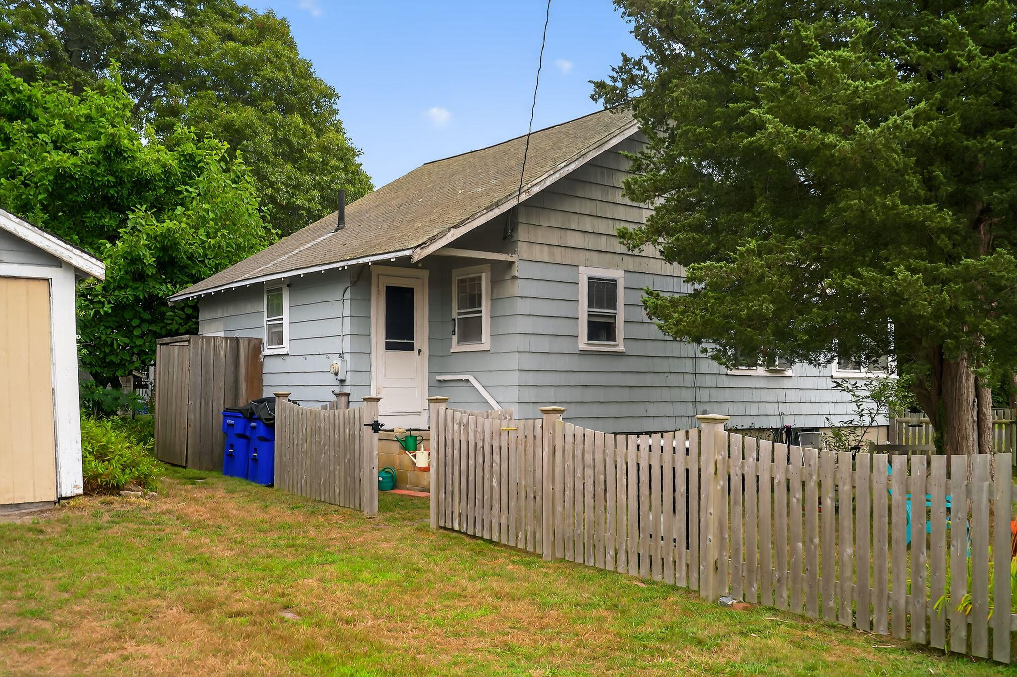 Pocasset, Massachusetts, 02559, United States, 3 Bedrooms Bedrooms, ,1 BathroomBathrooms,Residential,For Sale,1911453