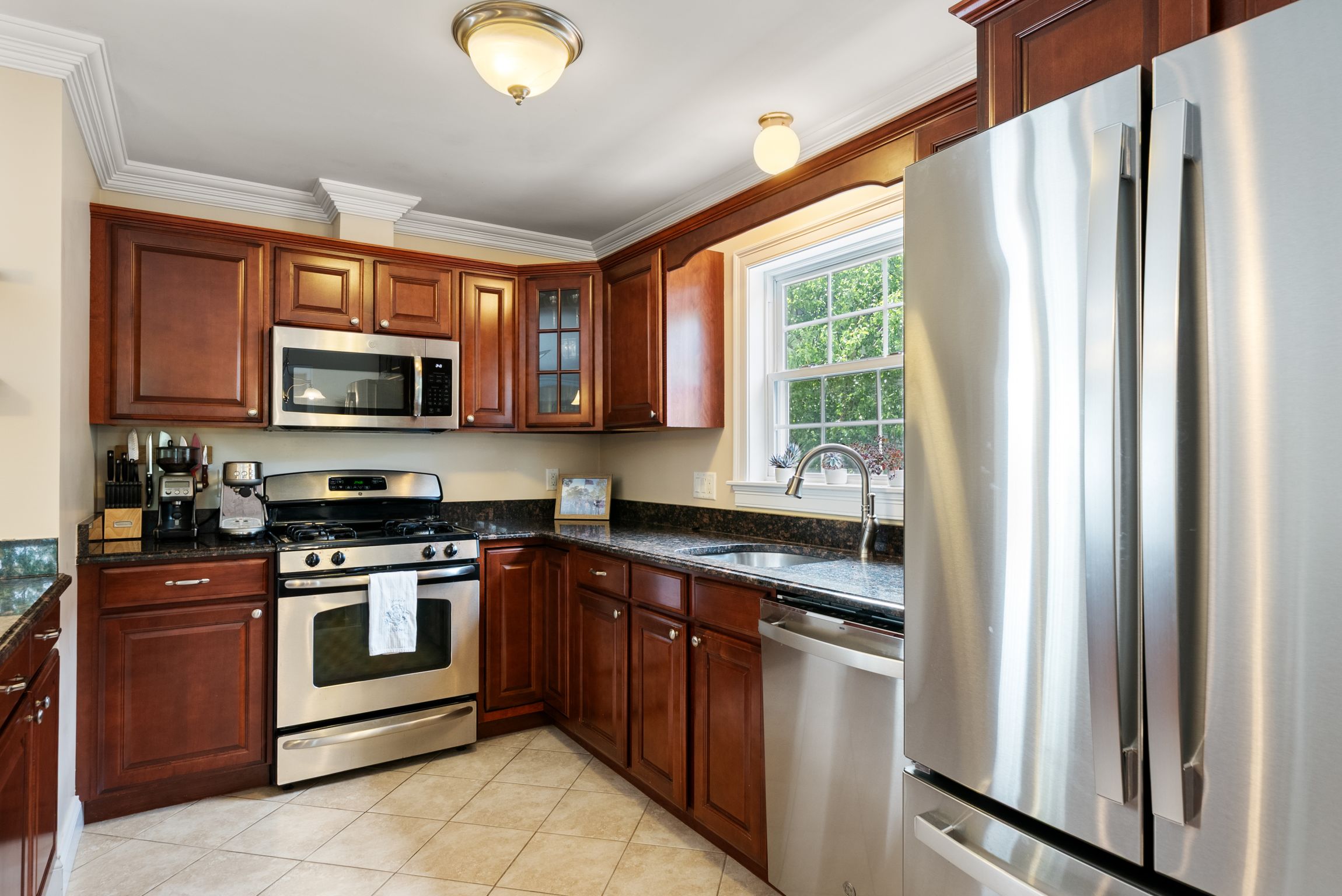  580 Quarry Street, Quincy, MA, 02169 - 物件實景