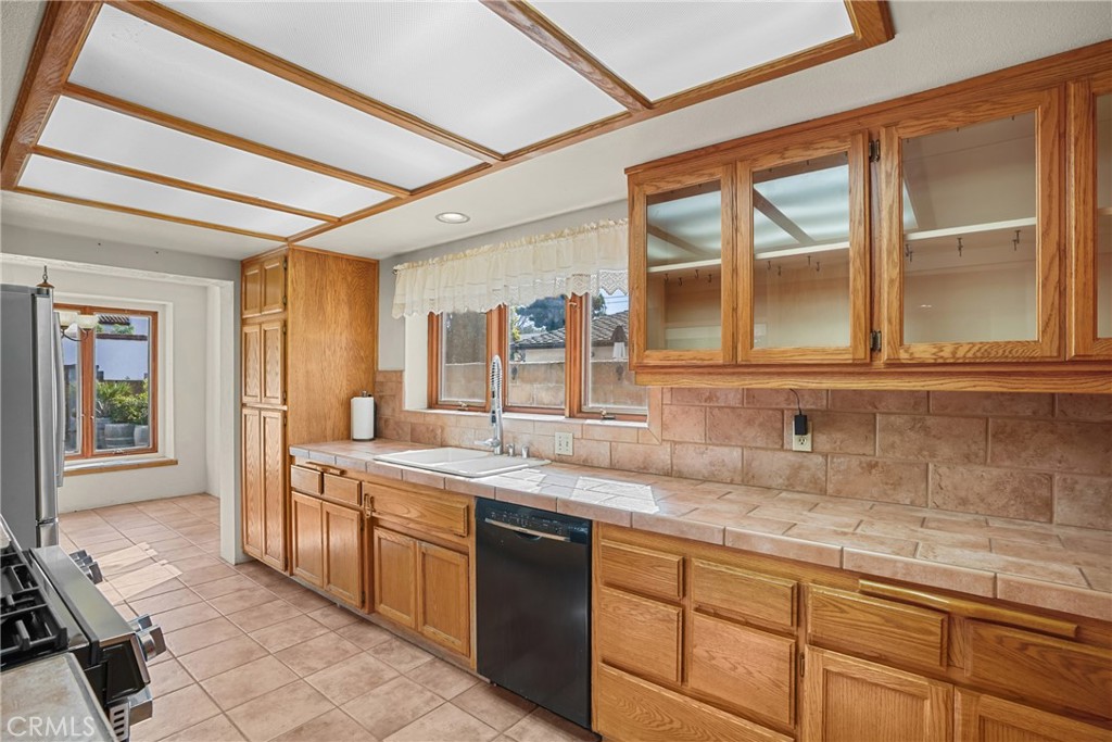 Santa Maria, California, 93454, United States, 5 Bedrooms Bedrooms, ,3 BathroomsBathrooms,Residential,For Sale,2032252
