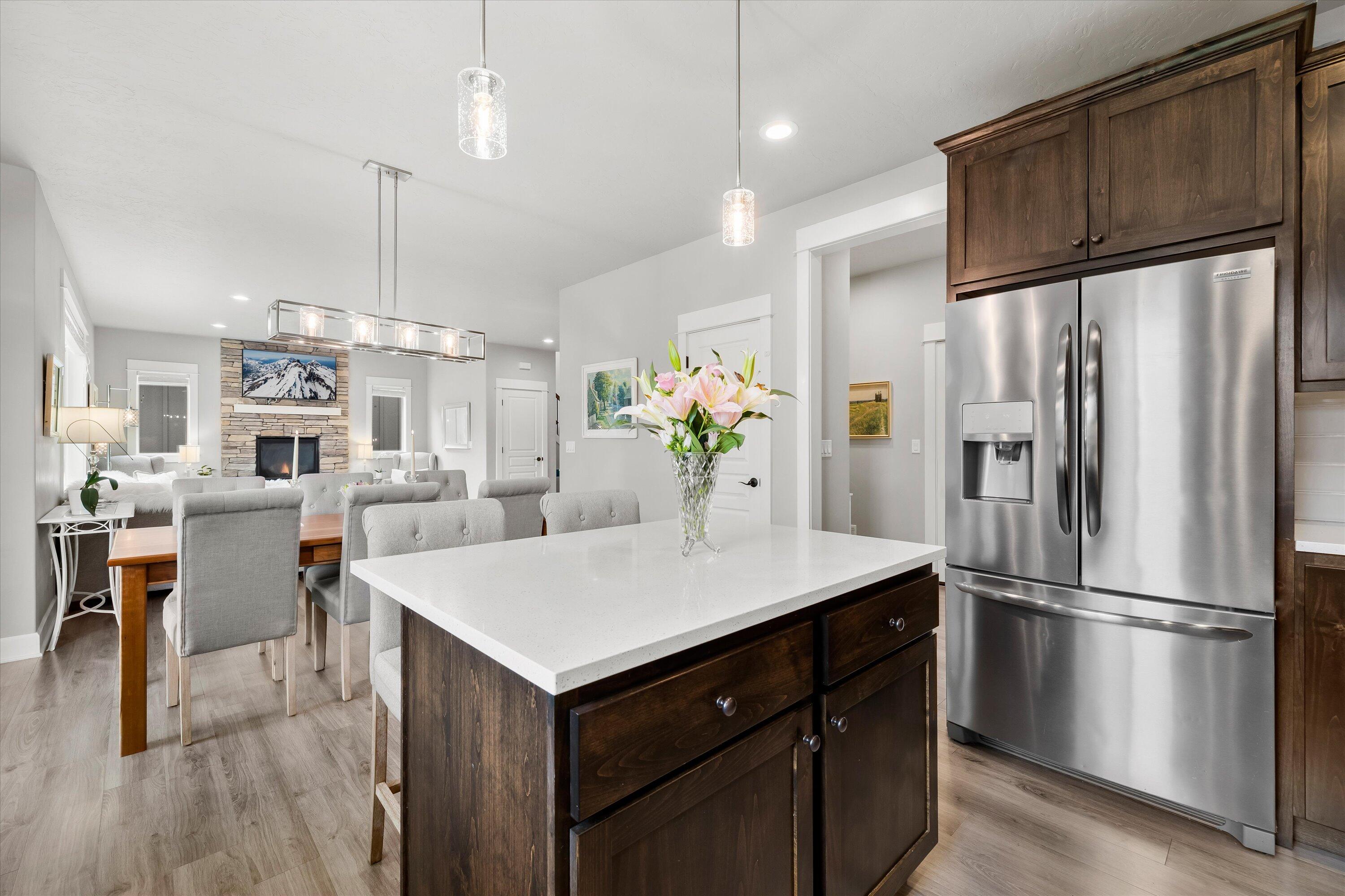 Redmond, Oregon, 97756, United States, 4 Bedrooms Bedrooms, ,3 BathroomsBathrooms,Residential,For Sale,1982797