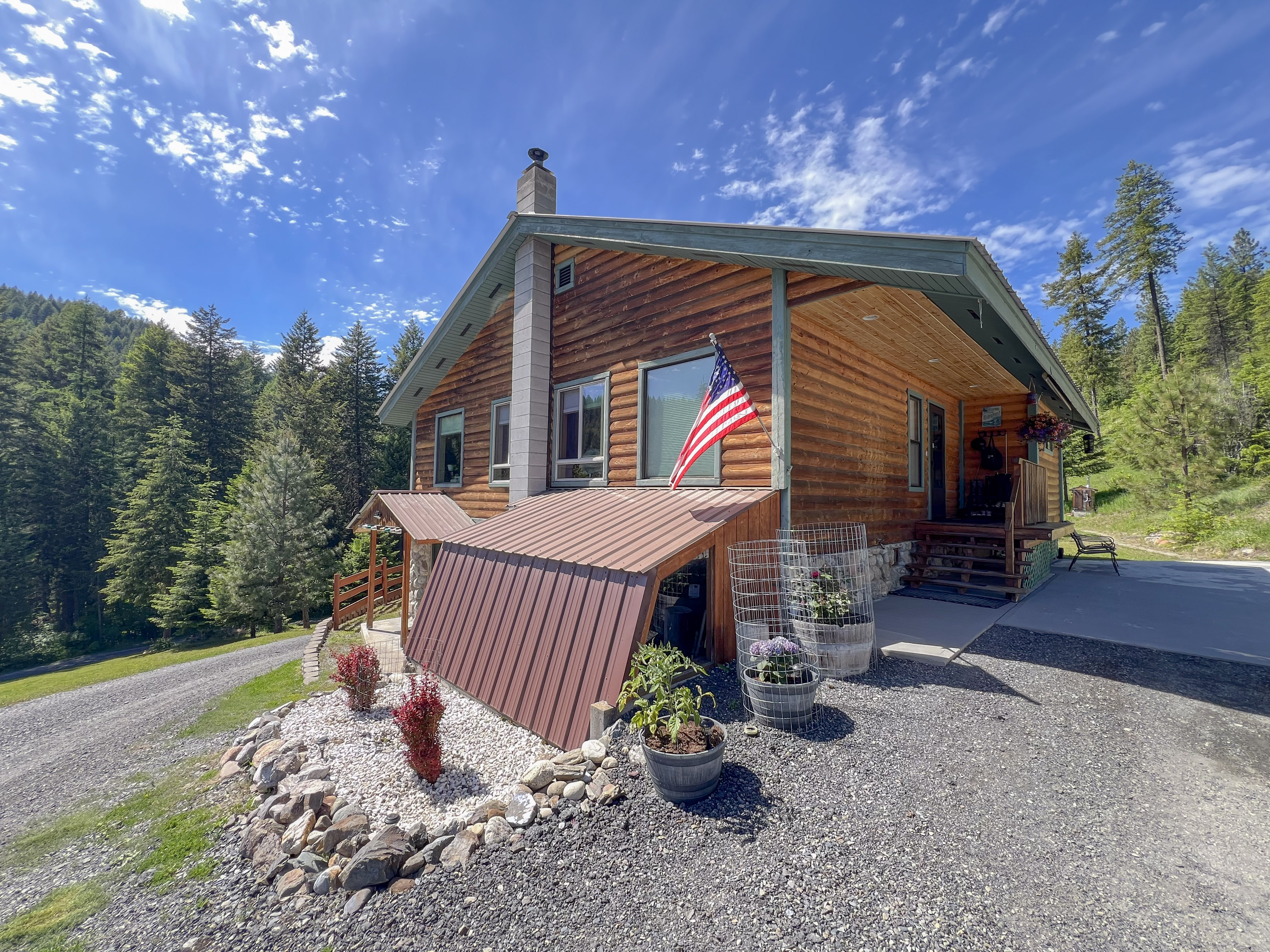 Colville, Washington, 99114, United States, 2 Bedrooms Bedrooms, ,2 BathroomsBathrooms,Residential,For Sale,1928739