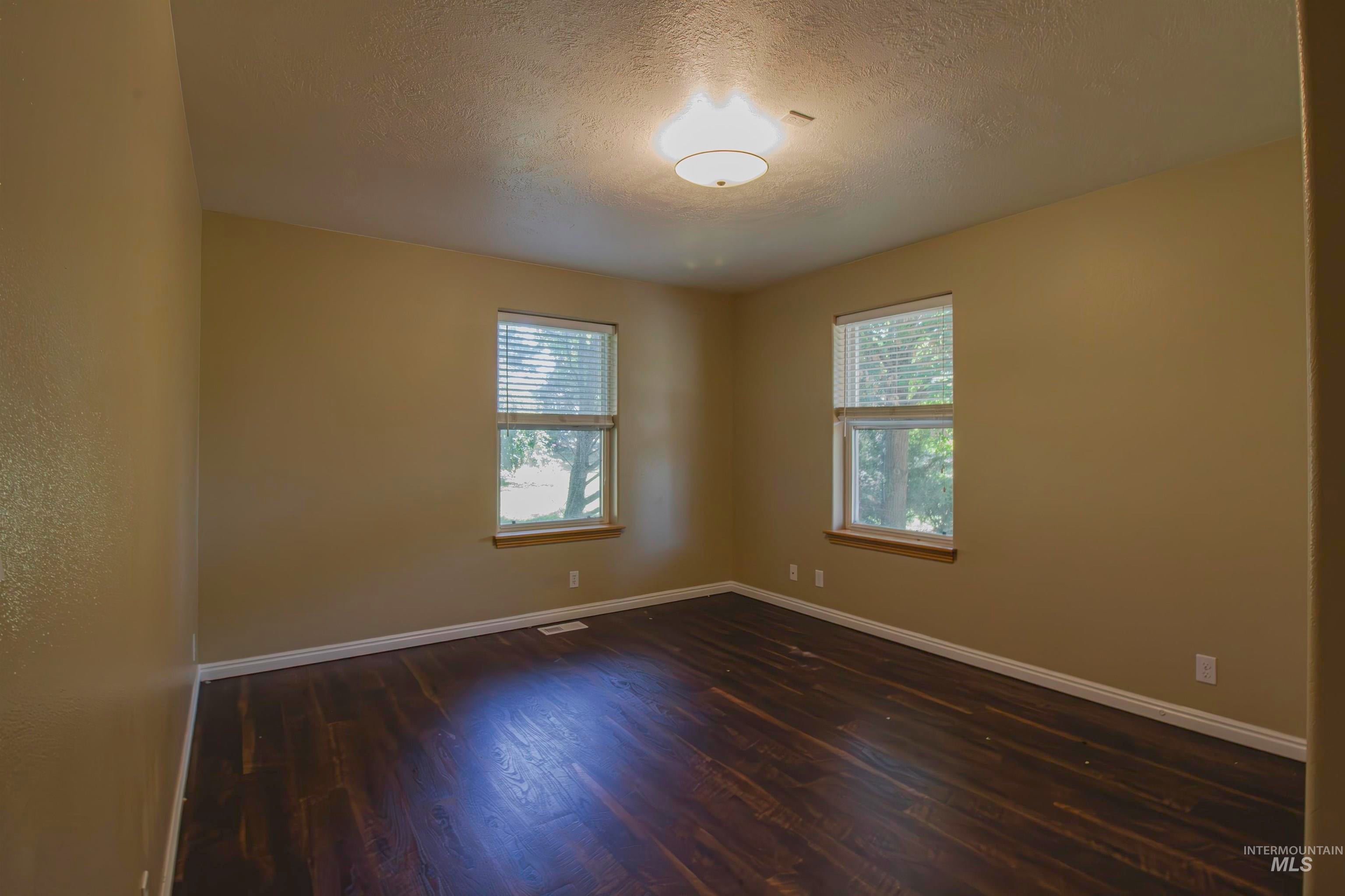 Ontario, Oregon, 97914, United States, 4 Bedrooms Bedrooms, ,3 BathroomsBathrooms,Residential,For Sale,1866488
