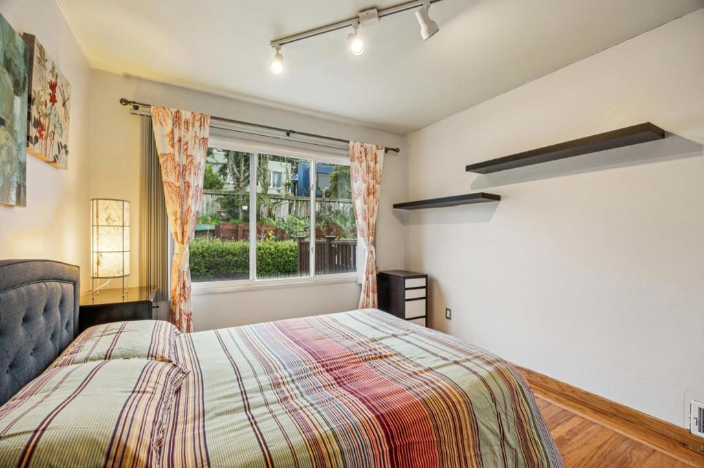 Daly City, California, 94015, United States, 5 Bedrooms Bedrooms, ,2 BathroomsBathrooms,Residential,For Sale,2010788