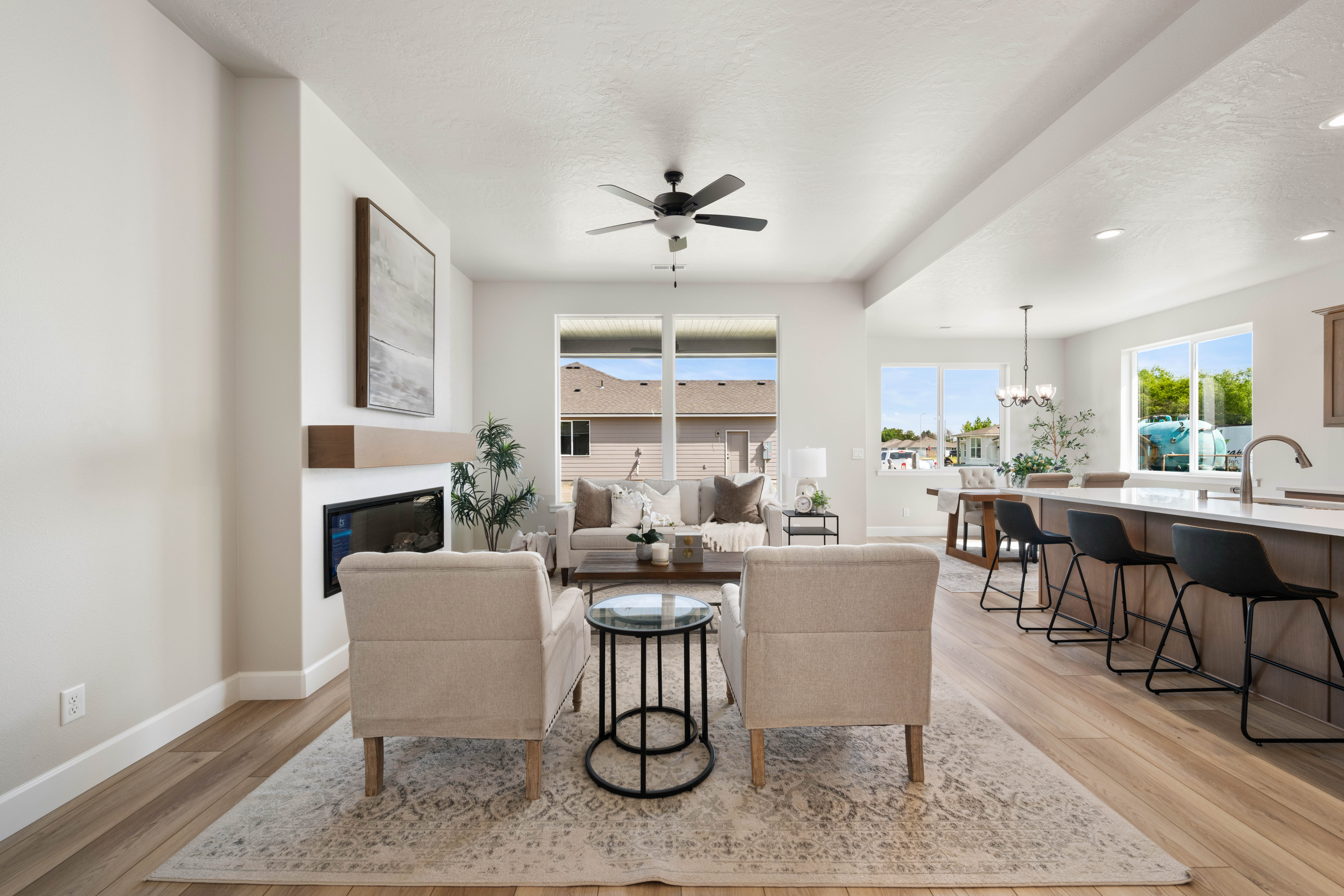  3 Car Garage, Great Floor Plan & Corner Lot - 物件實景