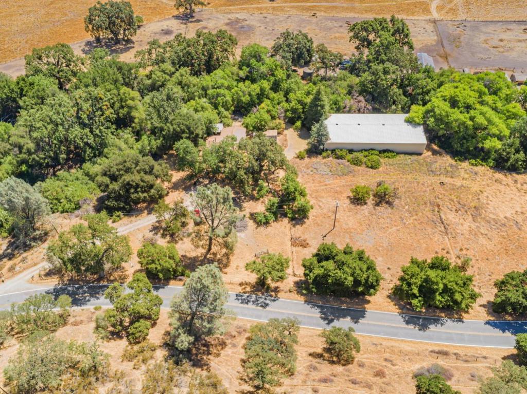 Paicines, California, 95043, United States, 4 Bedrooms Bedrooms, ,2 BathroomsBathrooms,Residential,For Sale,1981055