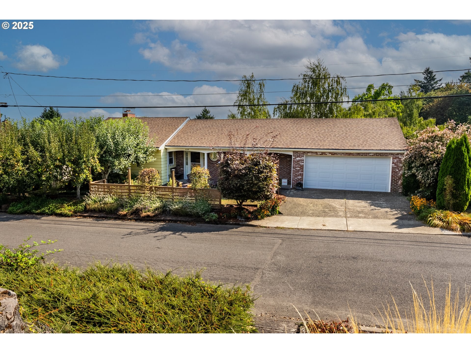 Portland, Oregon, 97219, United States, 4 Bedrooms Bedrooms, ,3 BathroomsBathrooms,Residential,For Sale,1985730