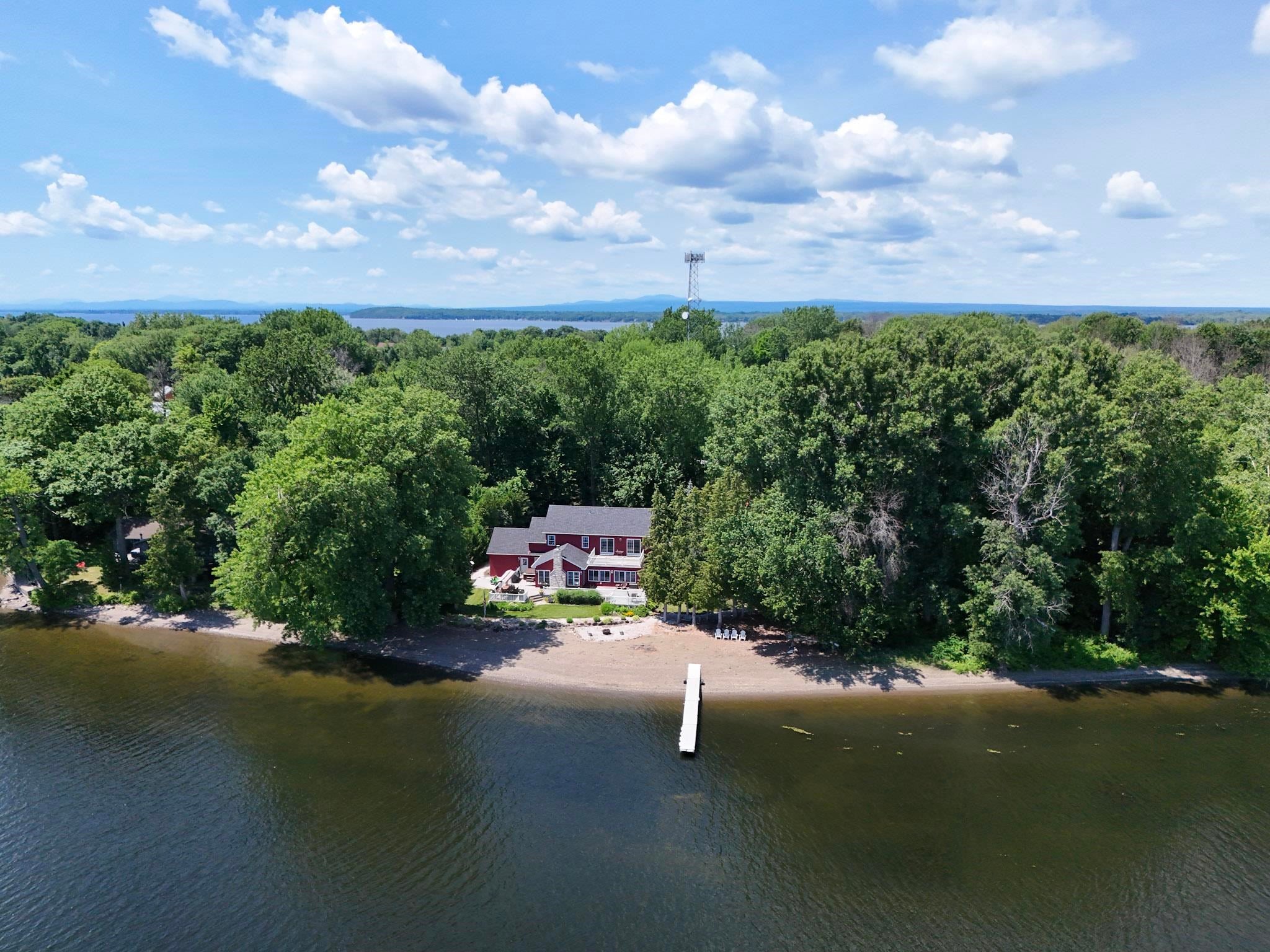 Alburgh, Vermont, 05440, United States, 5 Bedrooms Bedrooms, ,1 BathroomBathrooms,Residential,For Sale,1885348