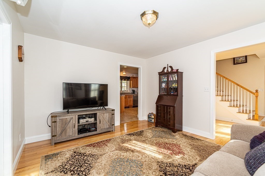 Seabrook, New Hampshire, 03874, United States, 4 Bedrooms Bedrooms, ,3 BathroomsBathrooms,Residential,For Sale,1942793