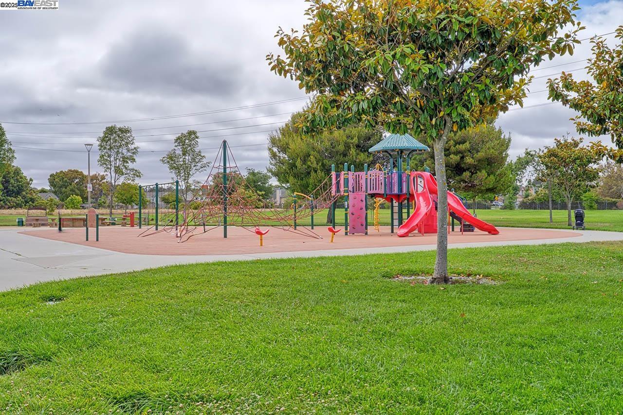 Fremont, California, 94555, United States, 3 Bedrooms Bedrooms, ,3 BathroomsBathrooms,Residential,For Sale,1940973