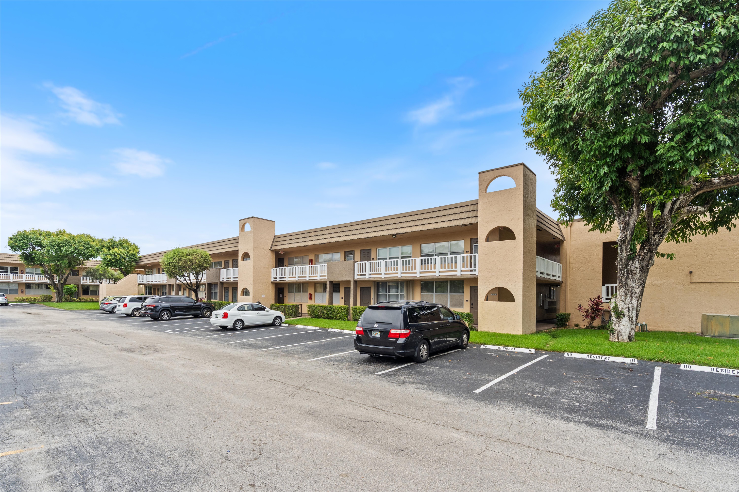  9101 Sunrise Lakes Blvd, Sunrise, FL, 33322 - 物件實景