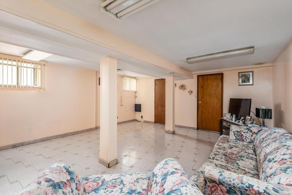 Brooklyn, New York, 11204, United States, 5 Bedrooms Bedrooms, ,3 BathroomsBathrooms,Residential,For Sale,1809100