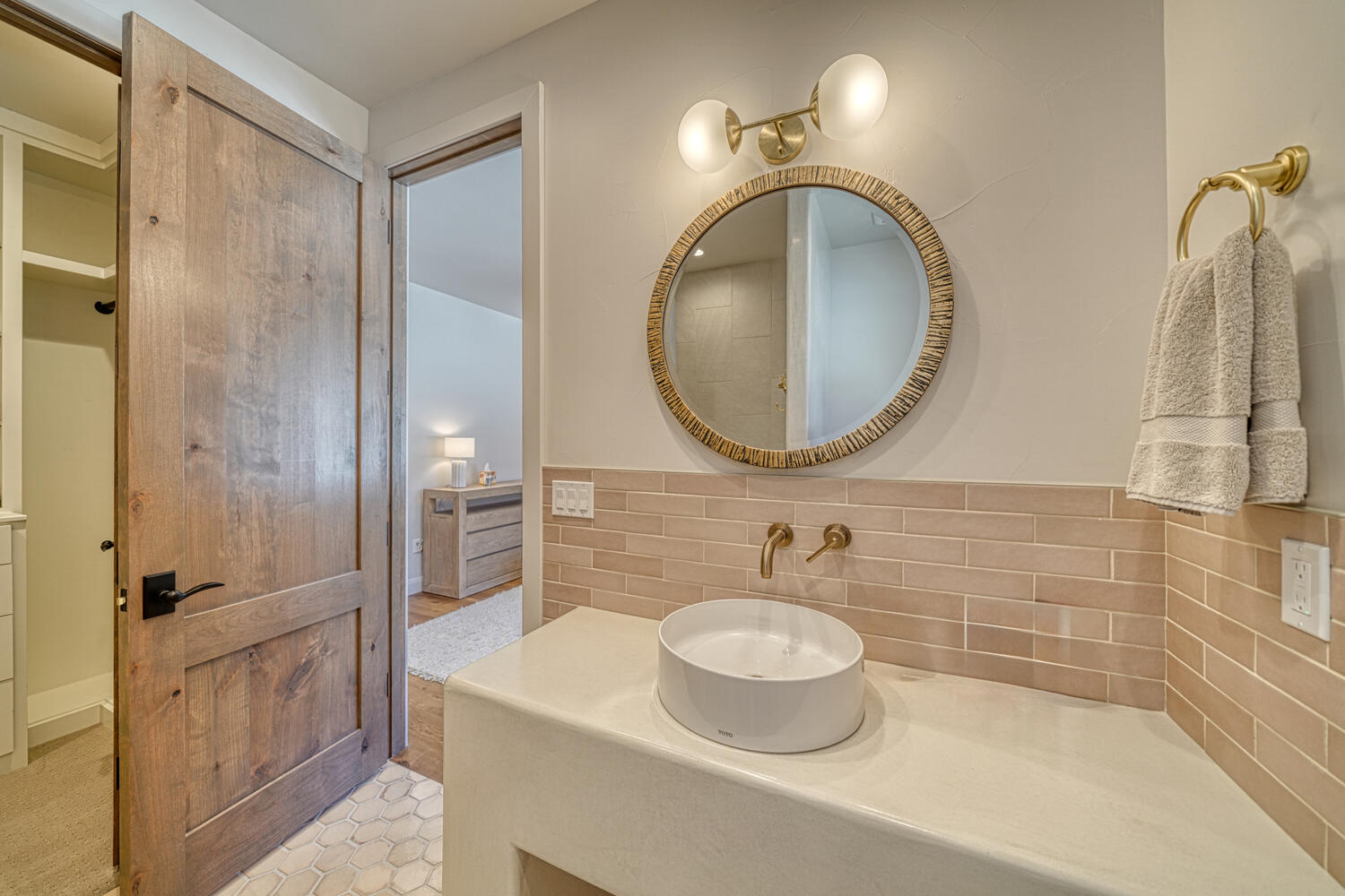 Cotopaxi, Colorado, 81223, United States, 6 Bedrooms Bedrooms, ,3 BathroomsBathrooms,Residential,For Sale,1973749