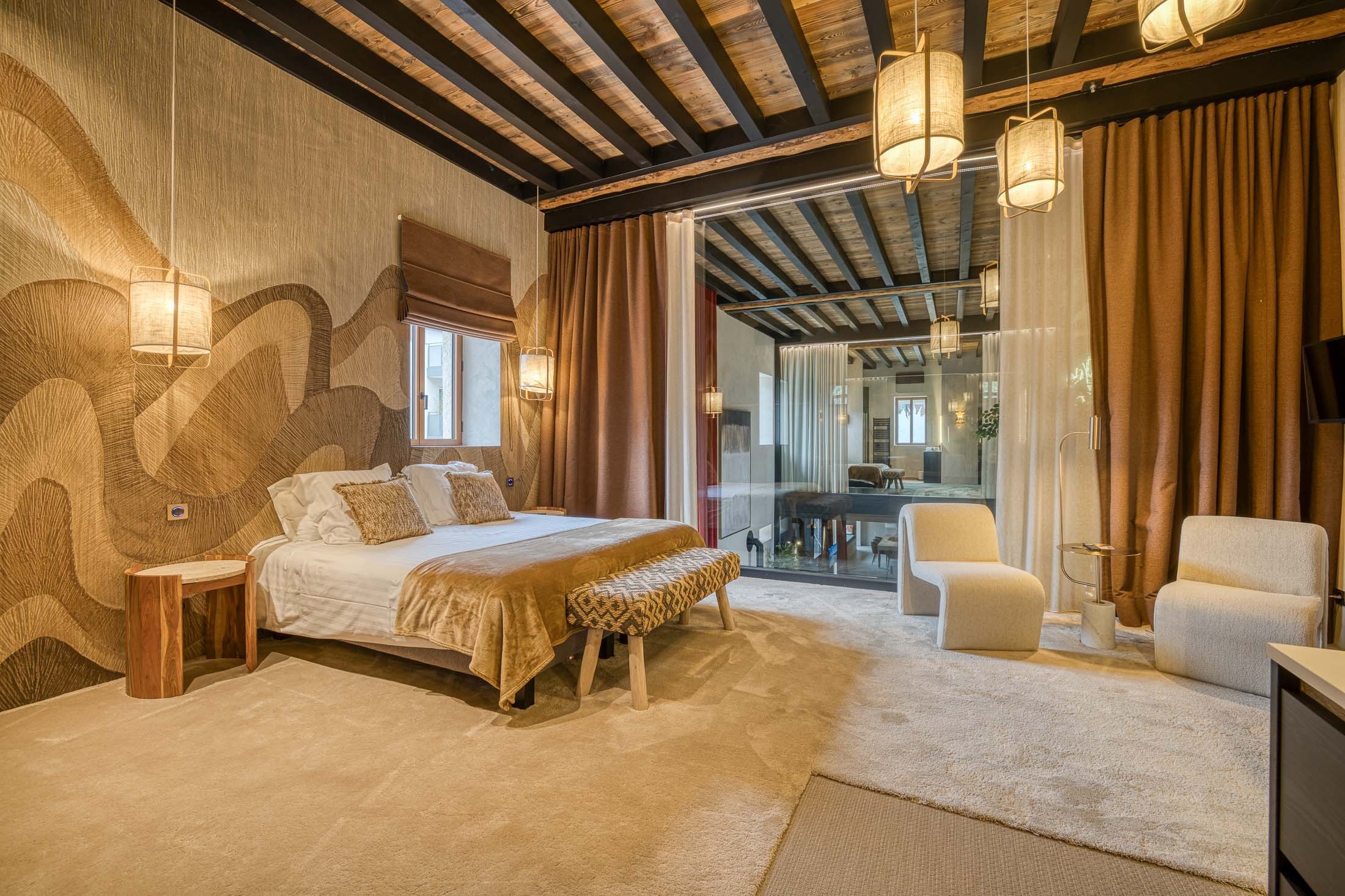  Fully renovated farmhouse just a stone