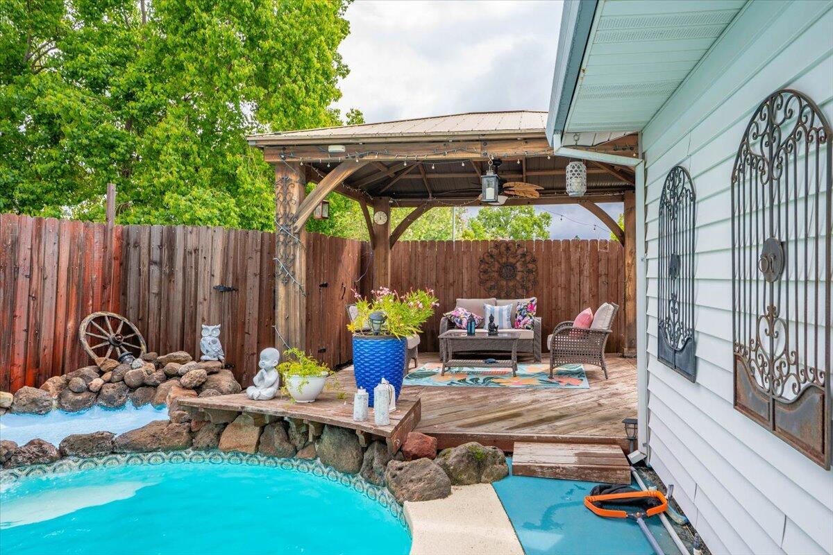 Redding, California, 96003, United States, 3 Bedrooms Bedrooms, ,3 BathroomsBathrooms,Residential,For Sale,1926978