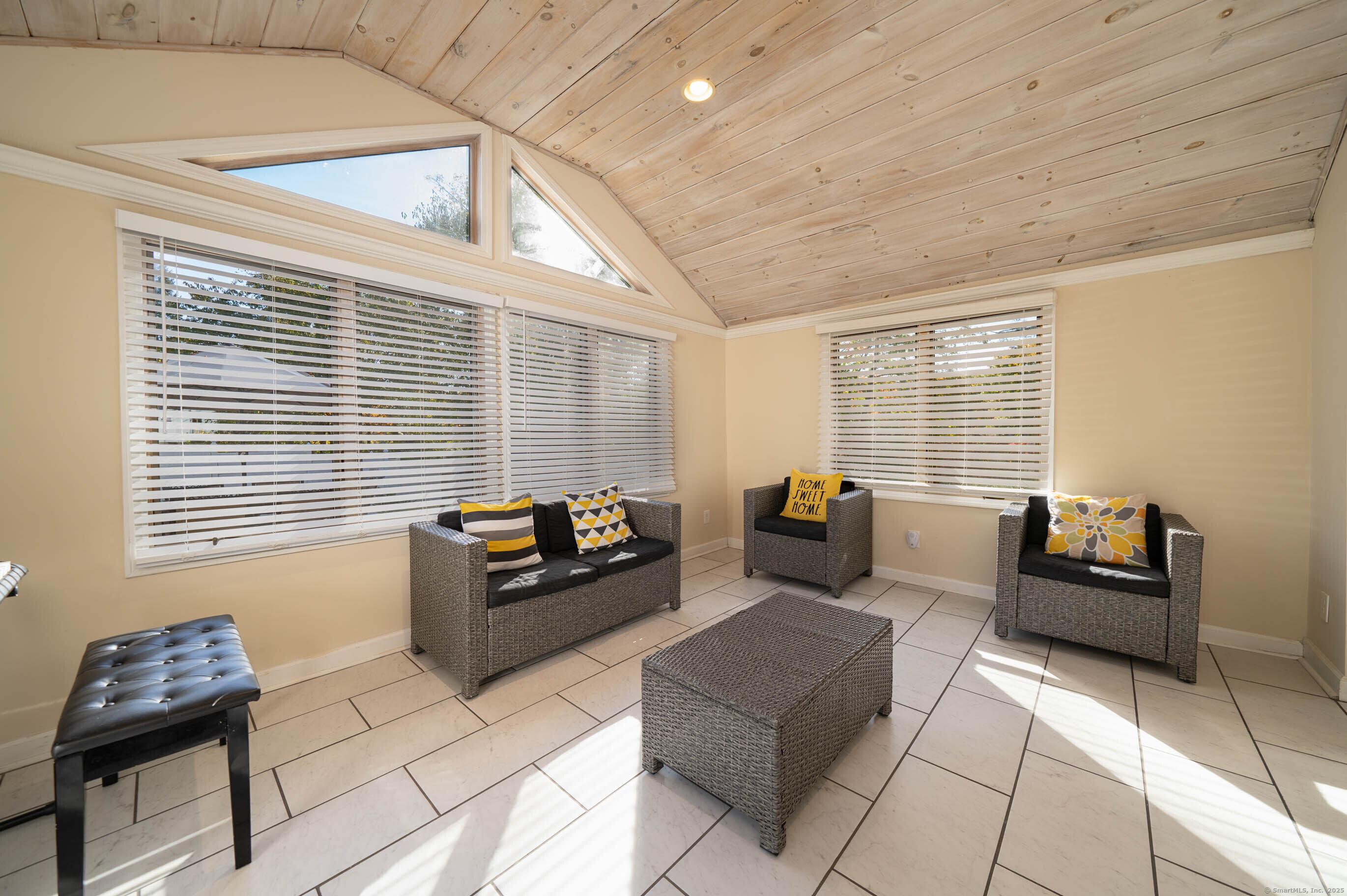 Hamden, Connecticut, 06517, United States, 4 Bedrooms Bedrooms, ,4 BathroomsBathrooms,Residential,For Sale,1982010