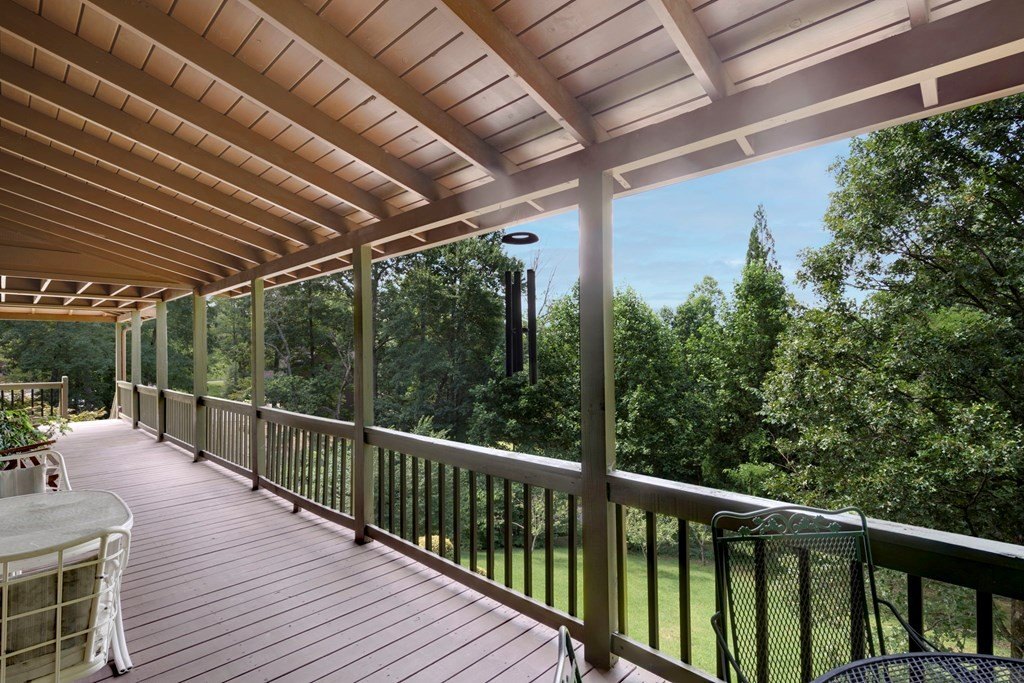 Hiawassee, Georgia, 30546, United States, 2 Bedrooms Bedrooms, ,3 BathroomsBathrooms,Residential,For Sale,1920293