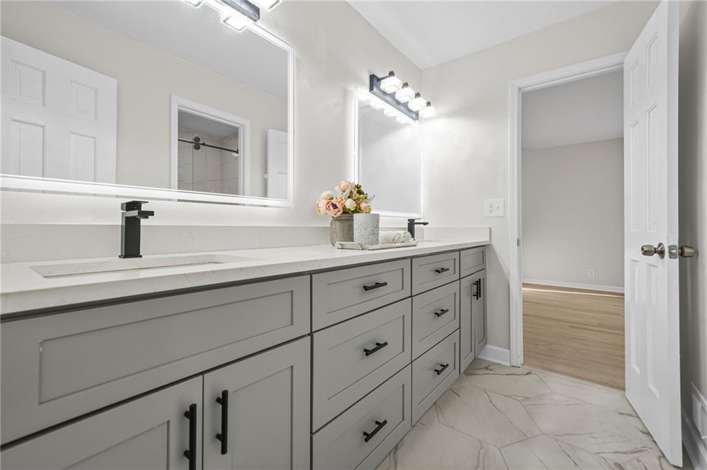 Snellville, Georgia, 30039, United States, 5 Bedrooms Bedrooms, ,4 BathroomsBathrooms,Residential,For Sale,1993862