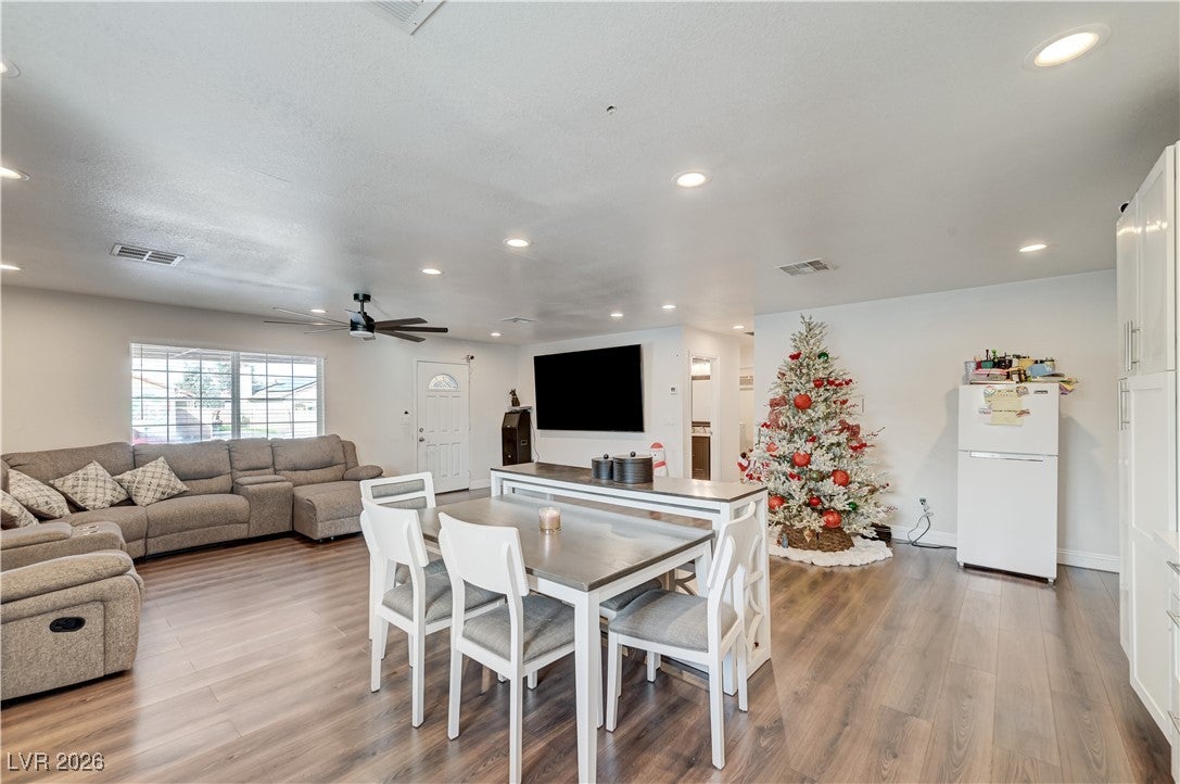 Las Vegas, Nevada, 89122, United States, 5 Bedrooms Bedrooms, ,4 BathroomsBathrooms,Residential,For Sale,2008777