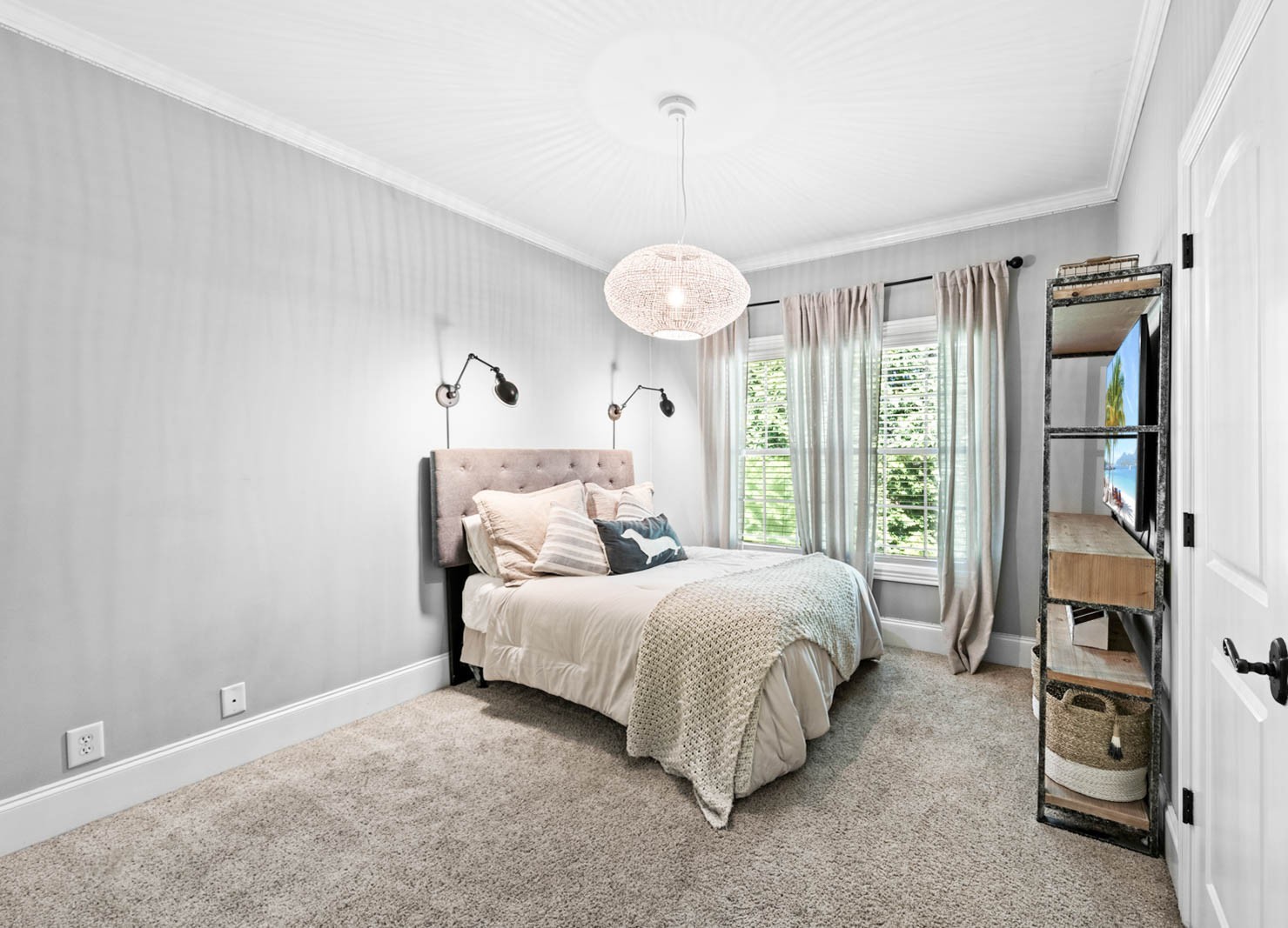 Clarksville, Tennessee, 37043, United States, 4 Bedrooms Bedrooms, ,5 BathroomsBathrooms,Residential,For Sale,1997798