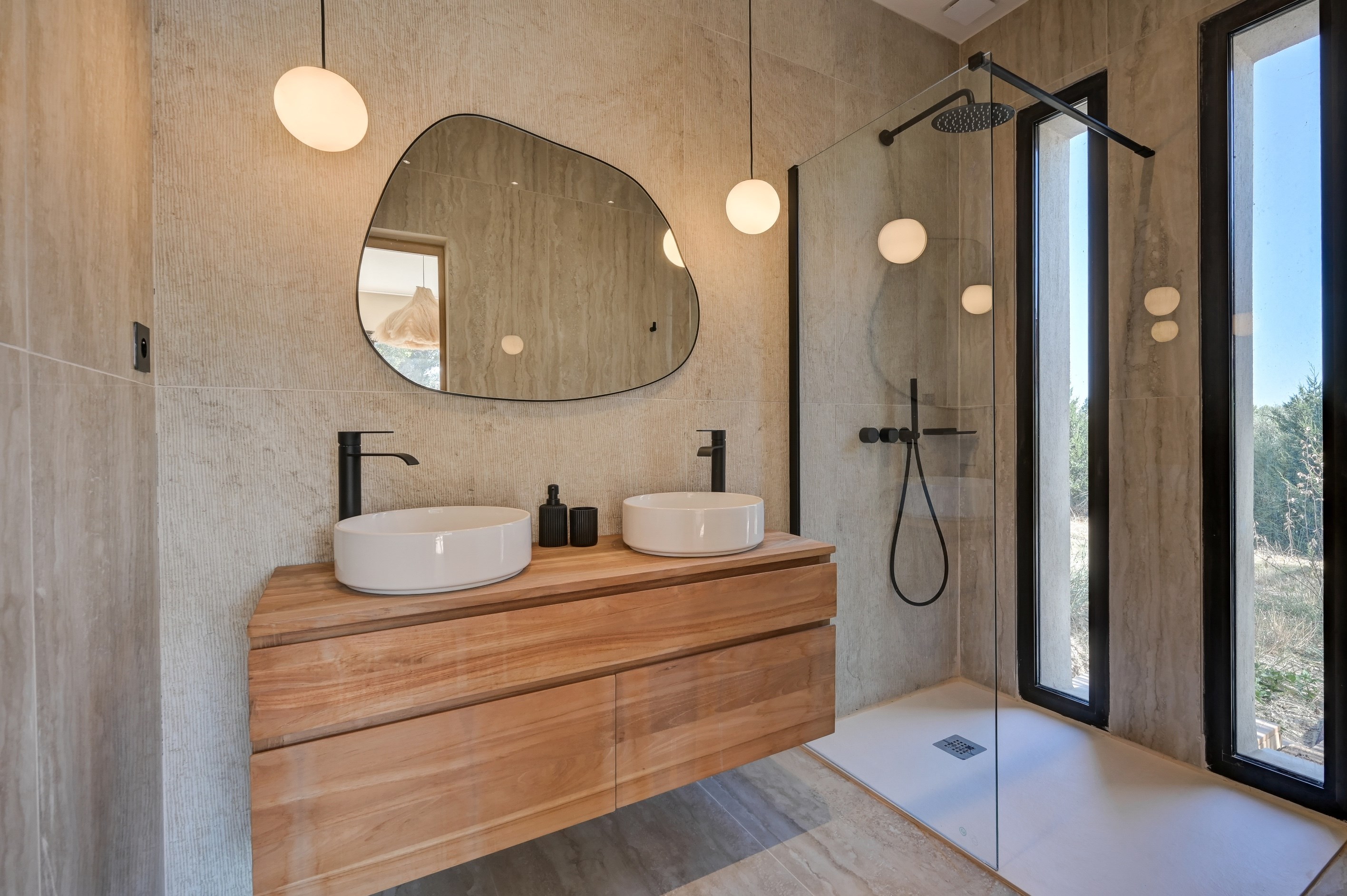 Fully equipped contemporary villa, with views of the Parc naturel régional des … - 物件實景