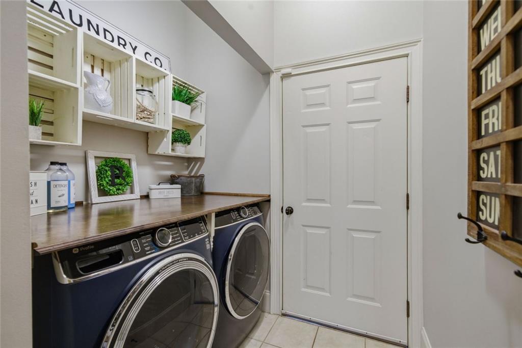 Cumming, Georgia, 30040, United States, 4 Bedrooms Bedrooms, ,5 BathroomsBathrooms,Residential,For Sale,2023621