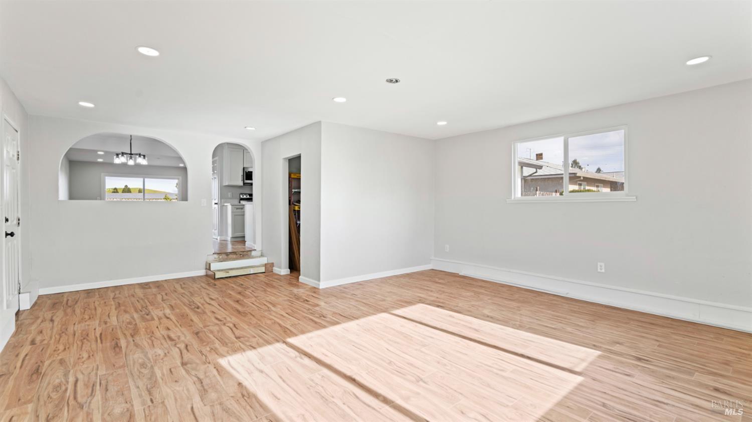 Vacaville, California, 95688, United States, 4 Bedrooms Bedrooms, ,2 BathroomsBathrooms,Residential,For Sale,2008554