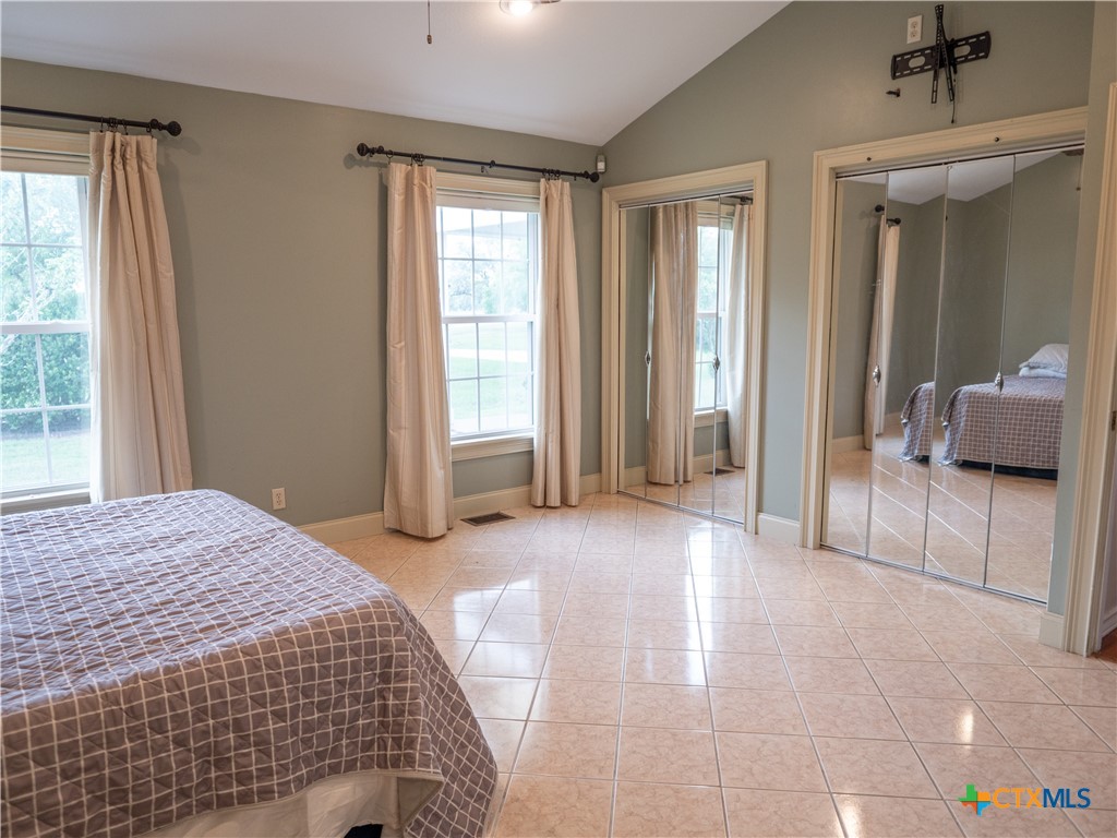 Victoria, Texas, 77905, United States, 5 Bedrooms Bedrooms, ,4 BathroomsBathrooms,Residential,For Sale,1989033