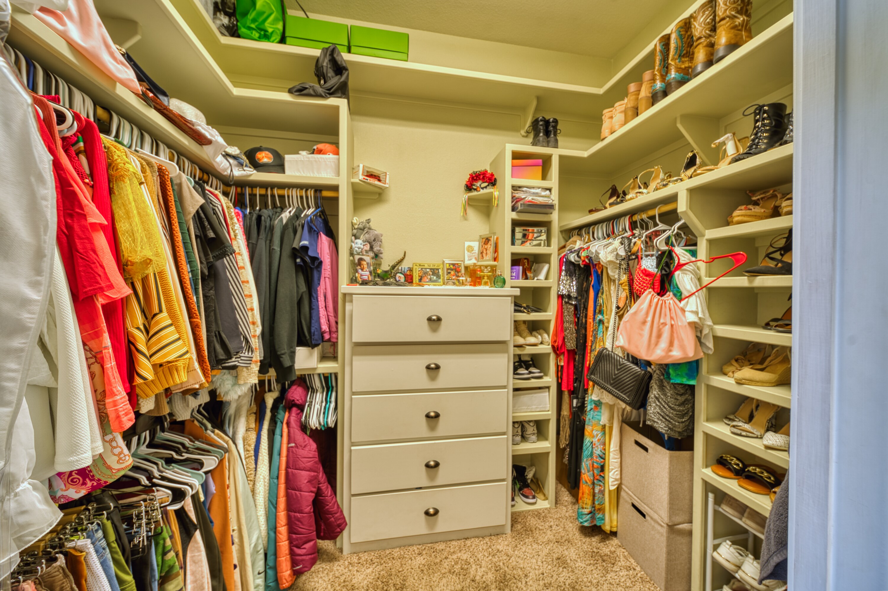 Carlsbad, New Mexico, 88220, United States, 5 Bedrooms Bedrooms, ,4 BathroomsBathrooms,Residential,For Sale,1974334