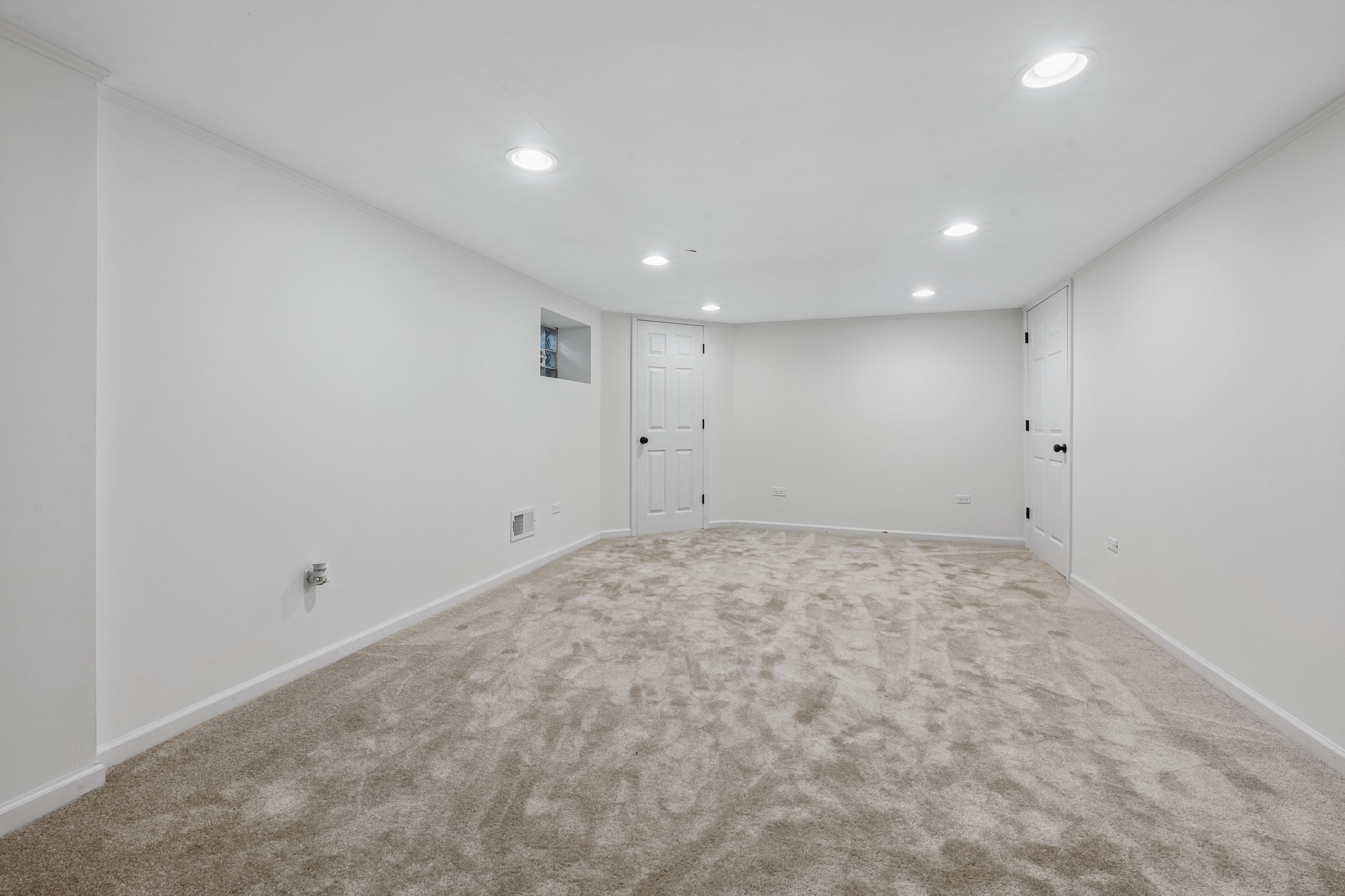  Freshly Updated and Ready to Move In - 物件實景