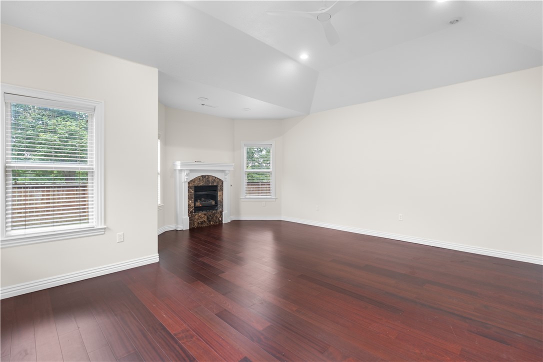Fayetteville, Arkansas, 72704, United States, 5 Bedrooms Bedrooms, ,4 BathroomsBathrooms,Residential,For Sale,1877599
