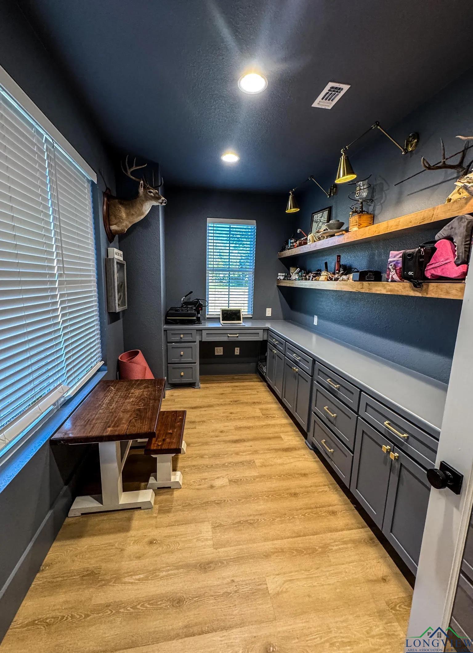 Texarkana, Texas, 75503, United States, 4 Bedrooms Bedrooms, ,4 BathroomsBathrooms,Residential,For Sale,1980394