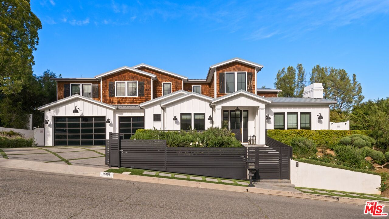 Encino, California, 91436, United States, 6 Bedrooms Bedrooms, ,7 BathroomsBathrooms,Residential,For Sale,1957799