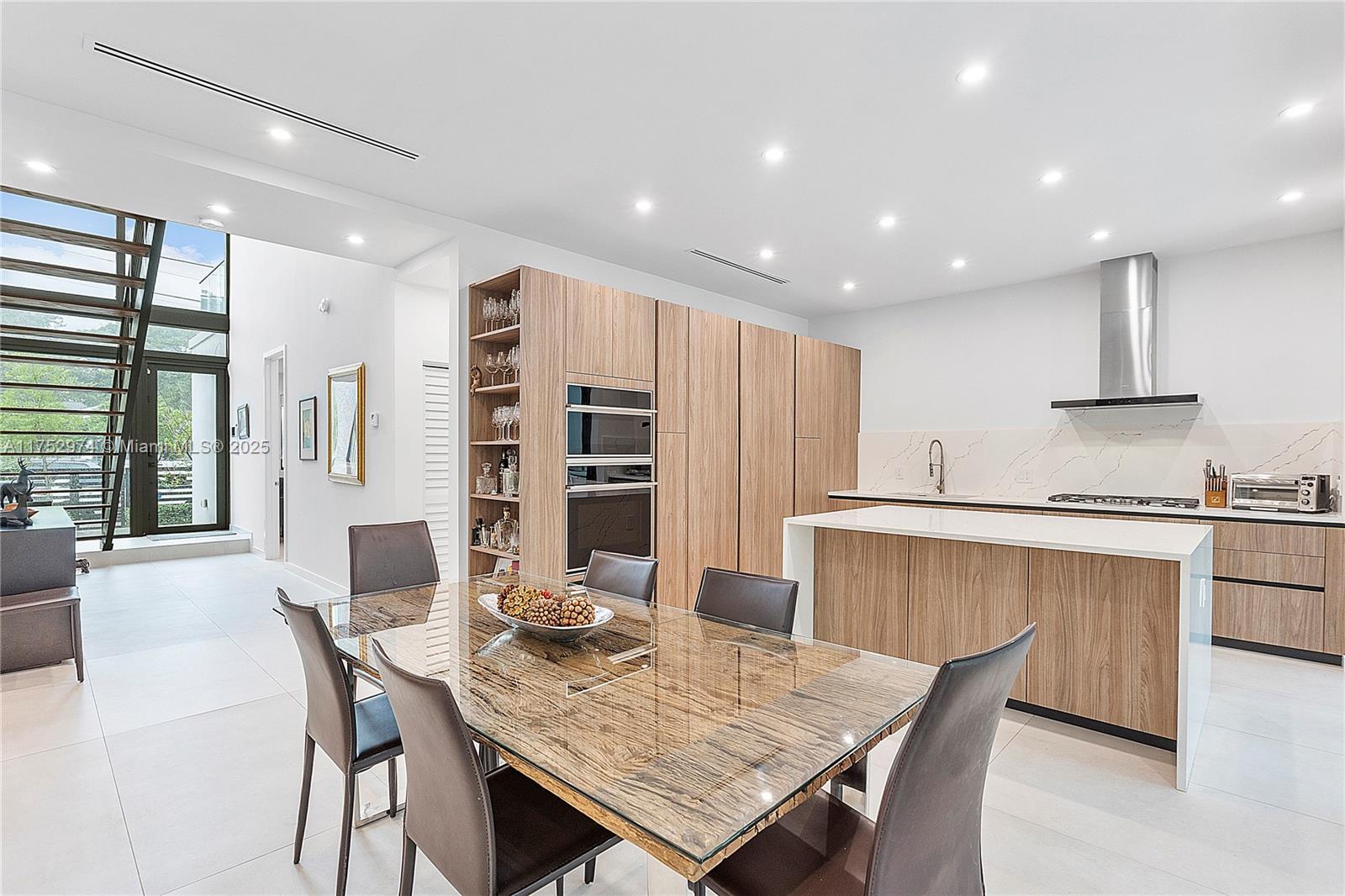 Miami, Florida, 33133, United States, 5 Bedrooms Bedrooms, ,5 BathroomsBathrooms,Residential,For Sale,1739354