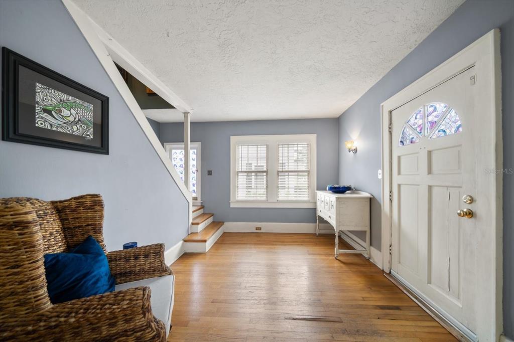 Clearwater, Florida, 33755, United States, 4 Bedrooms Bedrooms, ,3 BathroomsBathrooms,Residential,For Sale,1848993