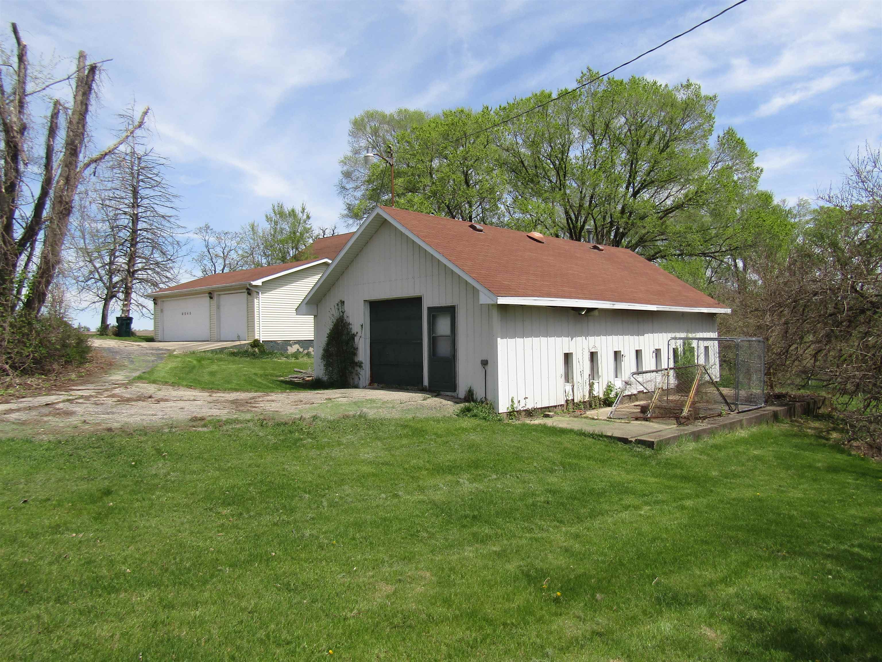 Beloit, Wisconsin, 53511, United States, 6 Bedrooms Bedrooms, ,5 BathroomsBathrooms,Residential,For Sale,1923330