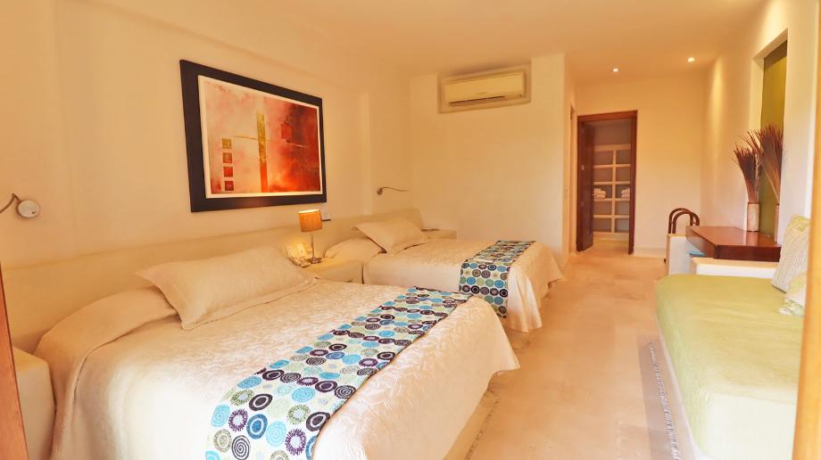 Zihuatanejo de Azueta, Guerrero, 40884, Mexico, 6 Bedrooms Bedrooms, ,10 BathroomsBathrooms,Residential,For Sale,1686440