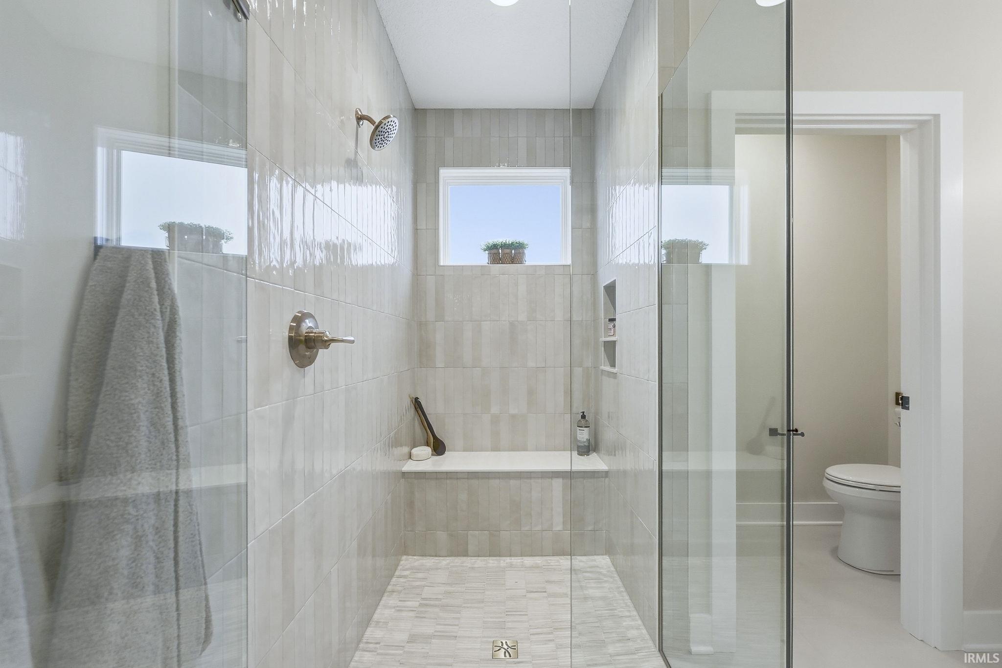 Fort Wayne, Indiana, 46835, United States, 3 Bedrooms Bedrooms, ,2 BathroomsBathrooms,Residential,For Sale,1980547