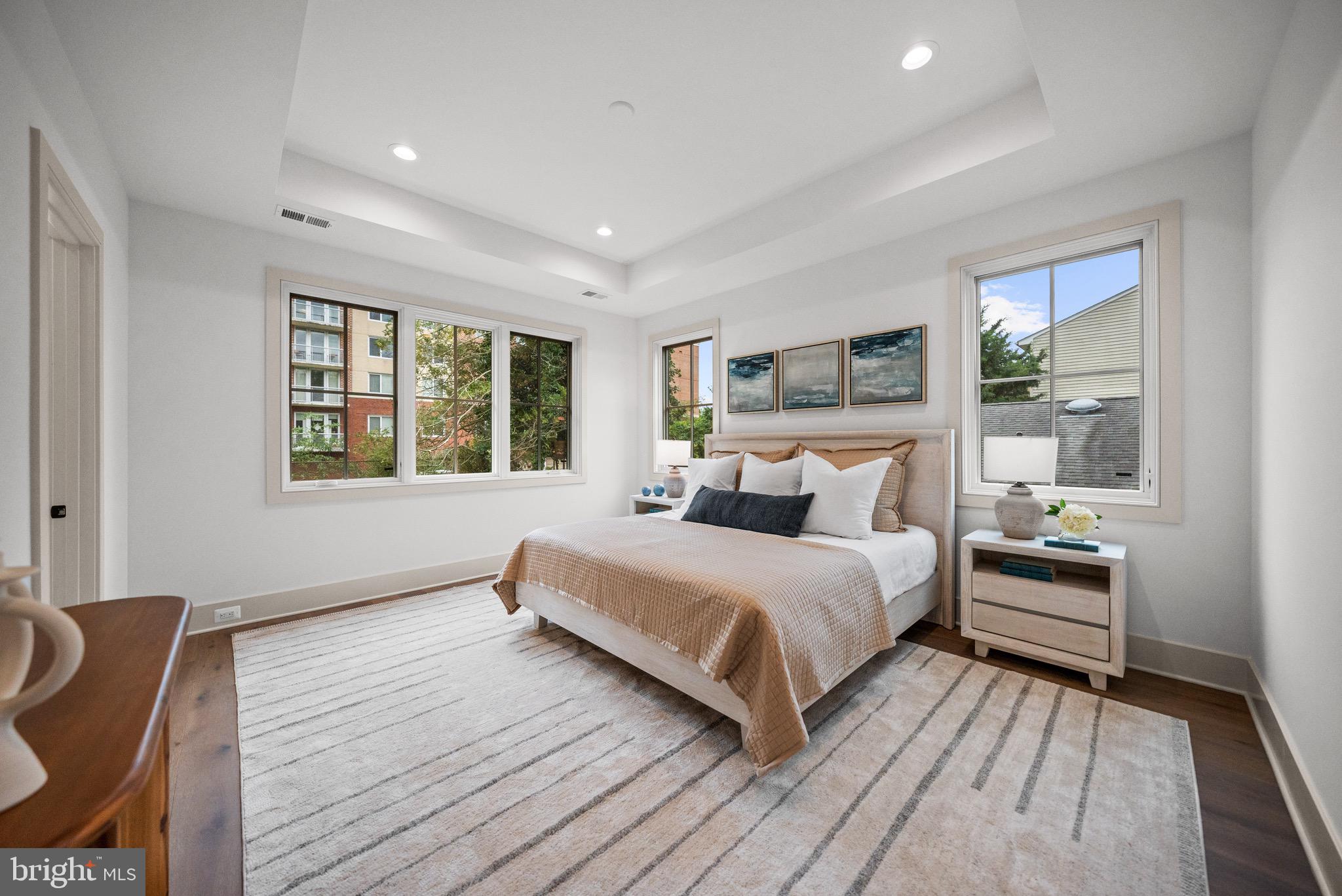 Arlington, Virginia, 22207, United States, 4 Bedrooms Bedrooms, ,5 BathroomsBathrooms,Residential,For Sale,1990203