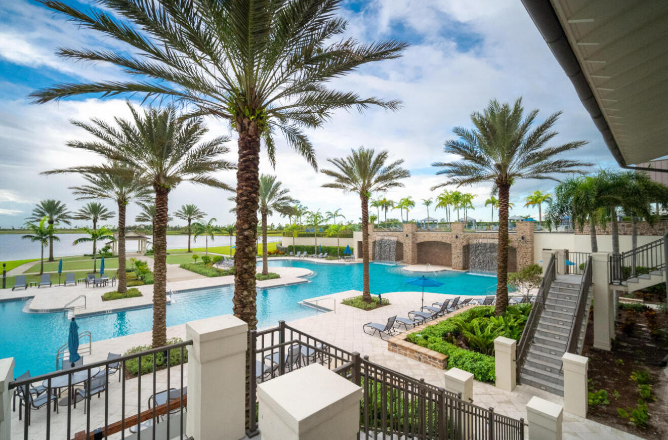 Loxahatchee, Florida, 33470, United States, 5 Bedrooms Bedrooms, ,4 BathroomsBathrooms,Residential,For Sale,1902120