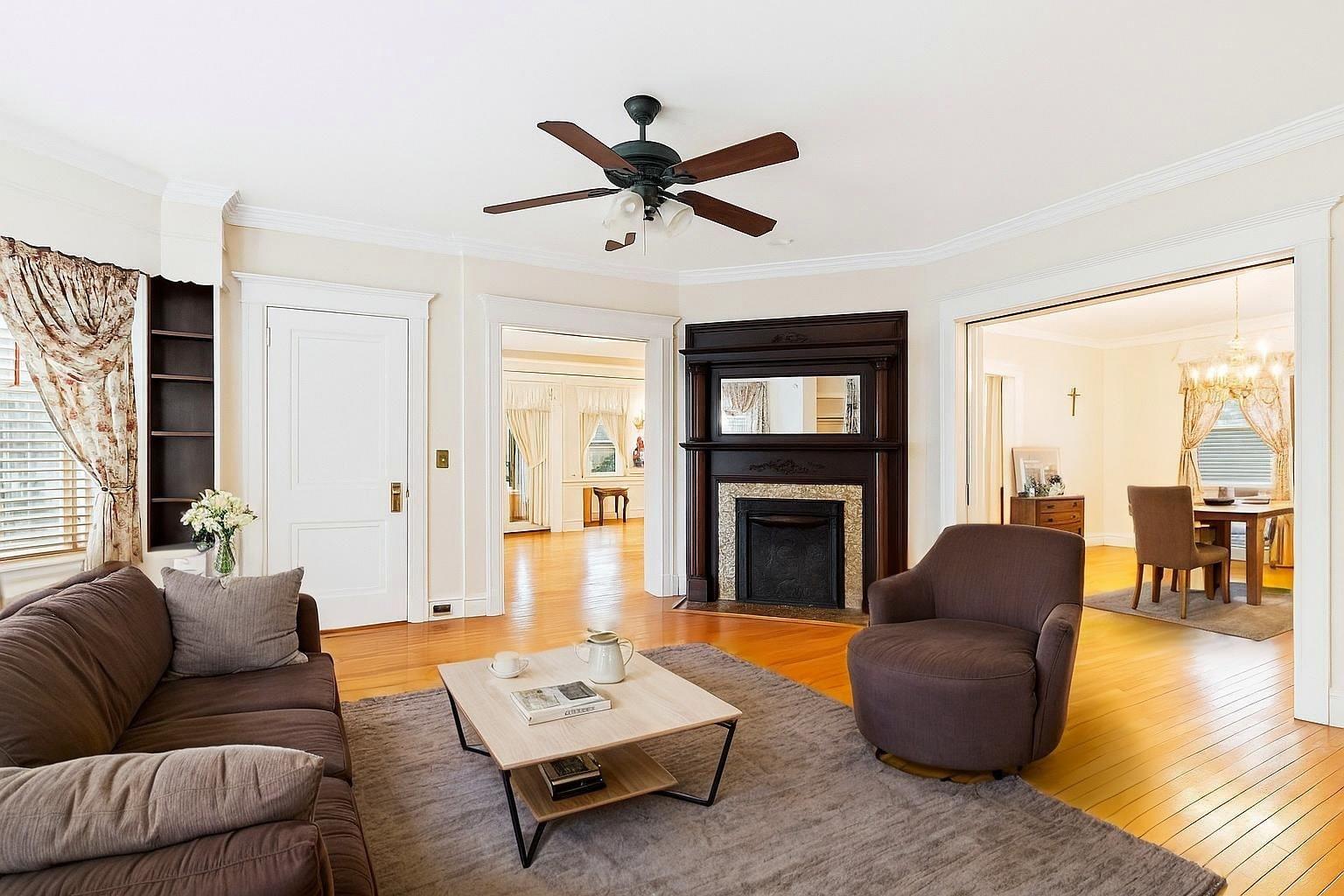 Bay Shore, New York, 11706, United States, 4 Bedrooms Bedrooms, ,3 BathroomsBathrooms,Residential,For Sale,1836669