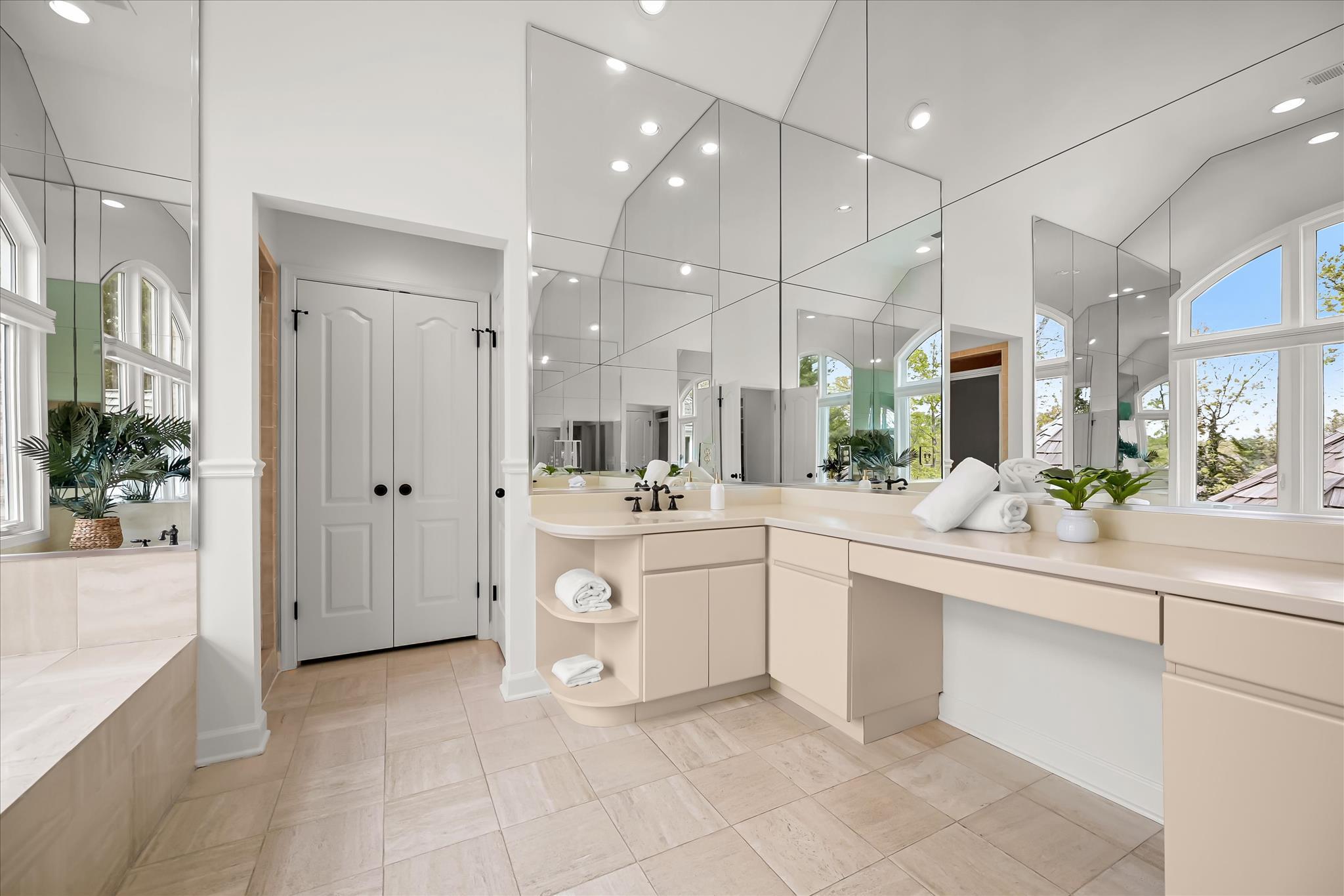  9848 Avenel Farm Drive, Potomac, MD, 20854 - 物件實景