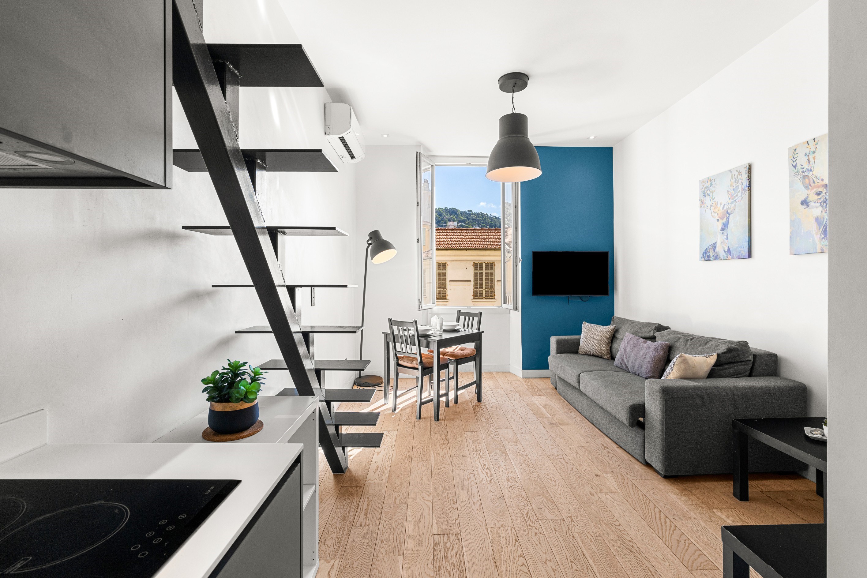  Nice Port, duplex apartment with mezzanine in a sought after central location - 物件實景